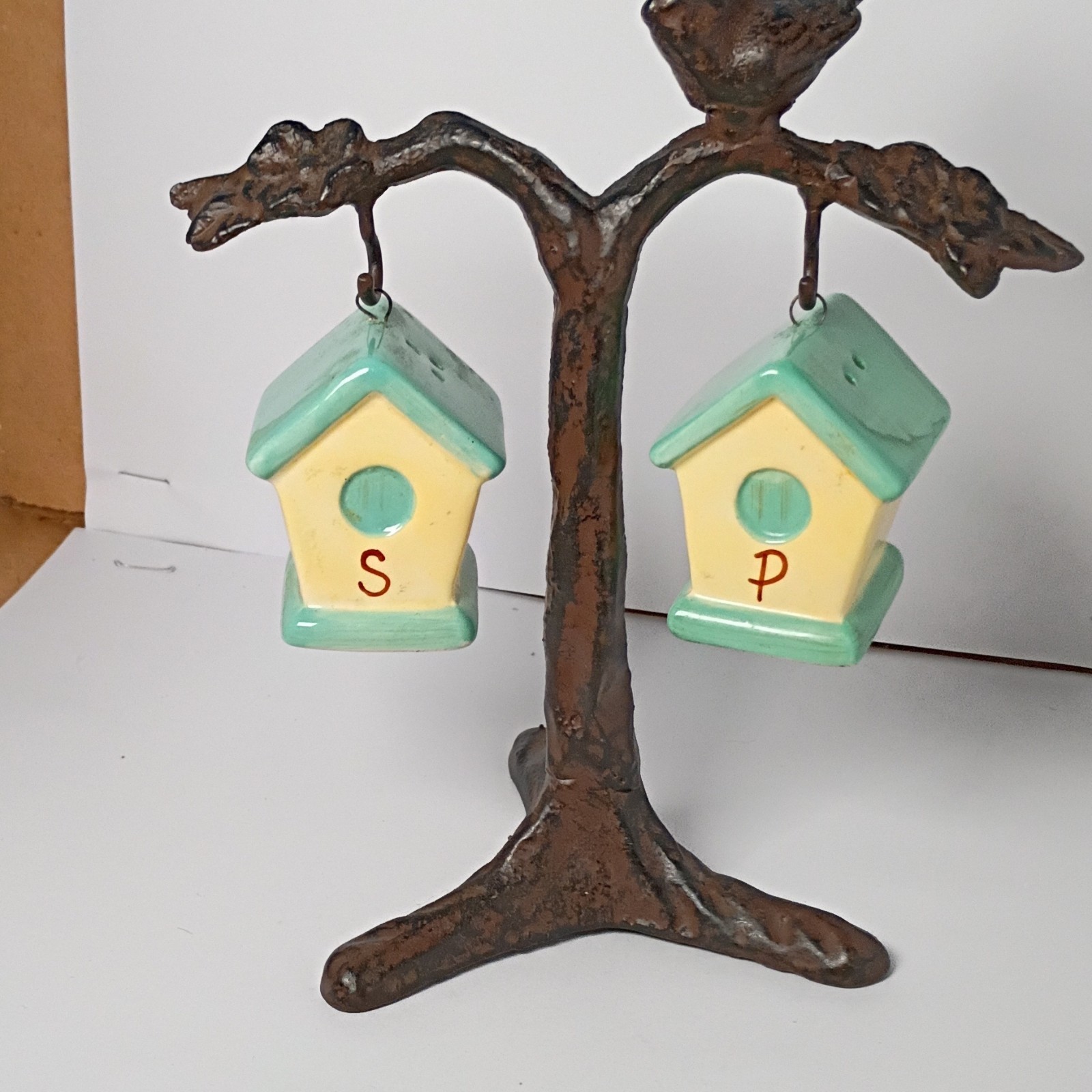 Vintage Ceramic Birdhouse Salt and Pepper Shakers Set Metal Tree Hanging Stand 