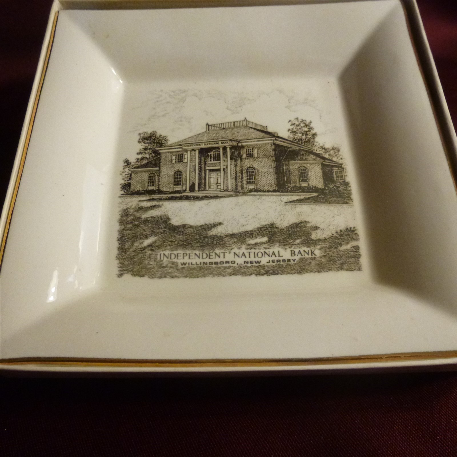 INDEPENDENT NATIONAL BANK - Willingboro, New Jersey - Porcelain Tray - NEW