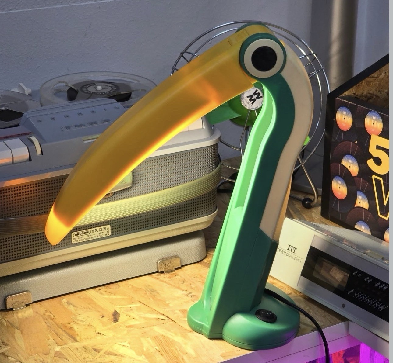 1980’s Vintage Green/Yellow Toucan Lamp By H.T. Huang (WORKING)
