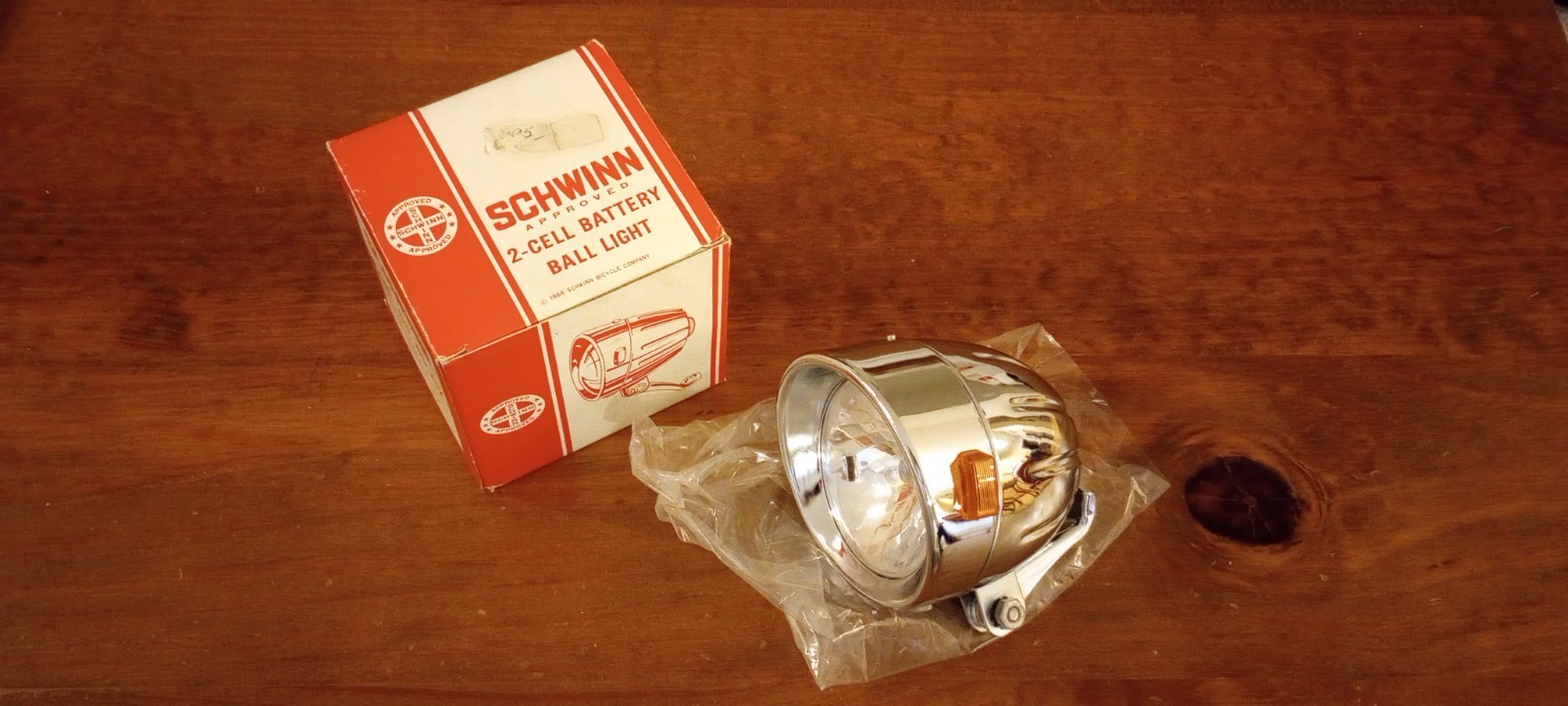 NOS Vintage Schwinn Stingray Krate Banana Seat Muscle Bike Pumpkin Ball Light NOS Vintage Schwinn Stingray Krate Banana Seat Muscle Bike Pumpkin Ball Light
