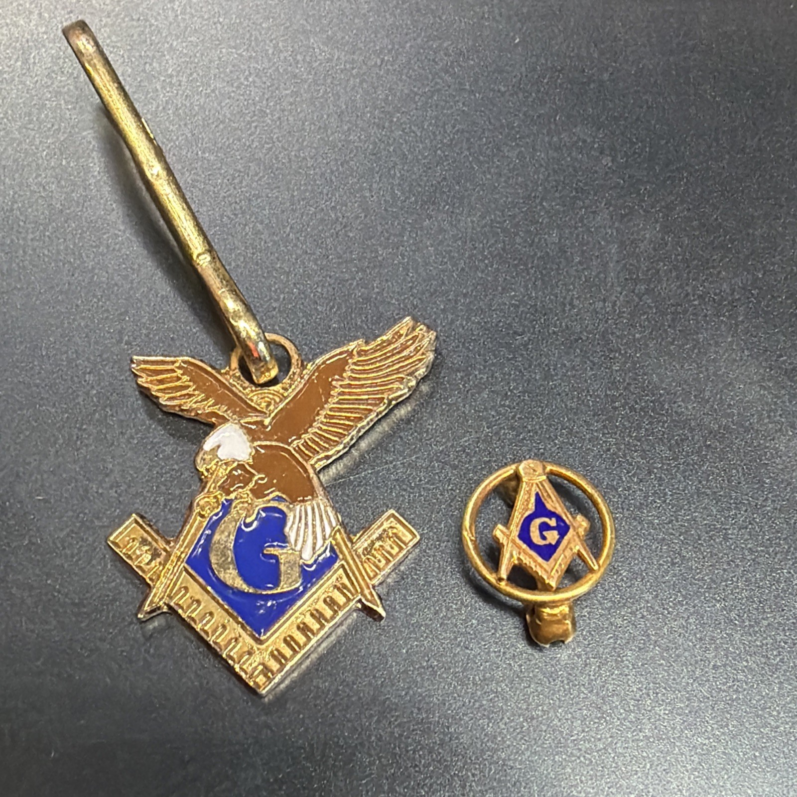 Vintage Masonic Lapel Pin 14k Gold Enamel Blue Lodge Square Compass .60grams