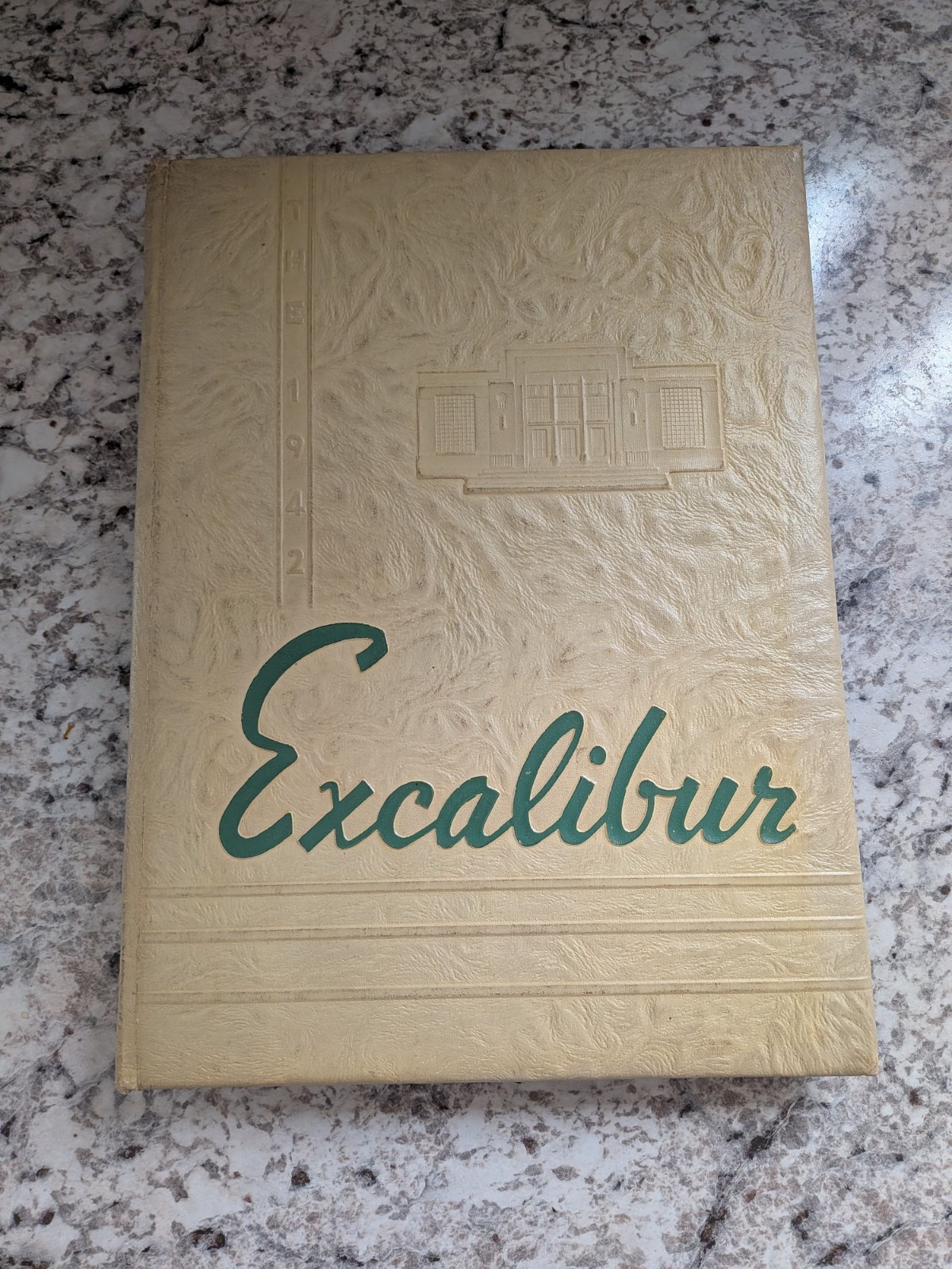 1942 CROWN POINT HIGH SCHOOL YEARBOOK- CROWN POINT, INDIANA