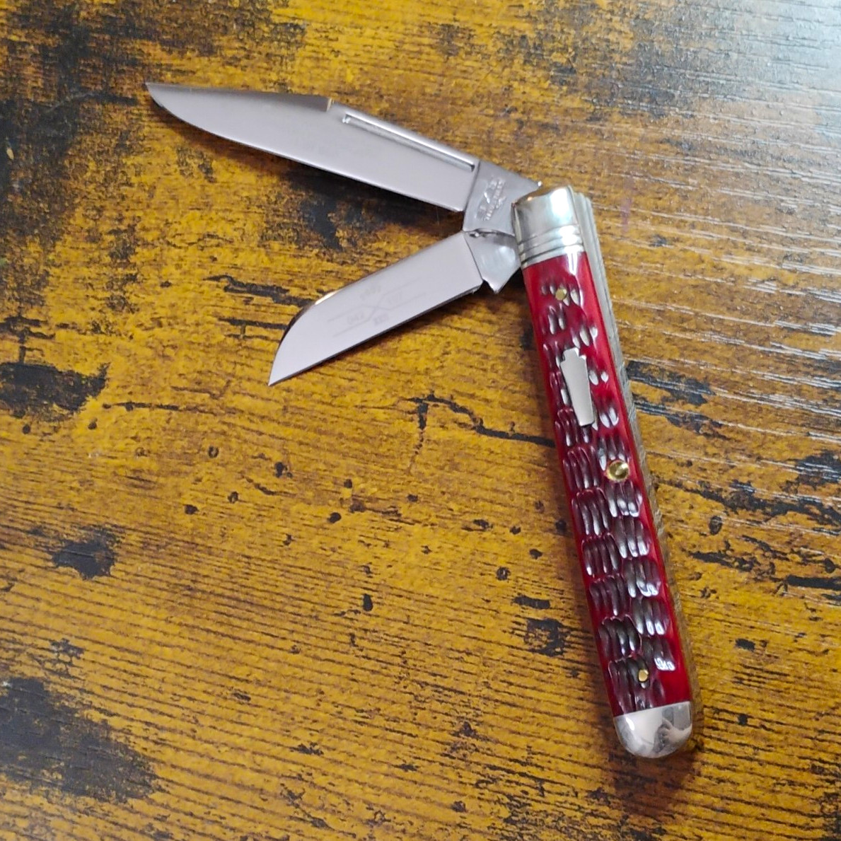 2007 Schatt and Morgan Series XVII Premium Trapper Crimson Bone NIB 2007 Schatt and Morgan Series XVII Premium Trapper Crimson Bone NIB
