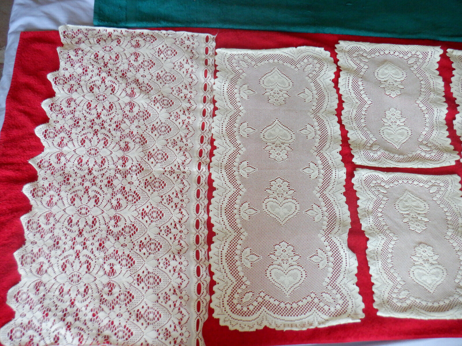VINTAGE DOILIES ~ LOT OF 18 ITEMS ~ DIFFERENT COLORS, SHAPES, SIZES, MATERIALS.