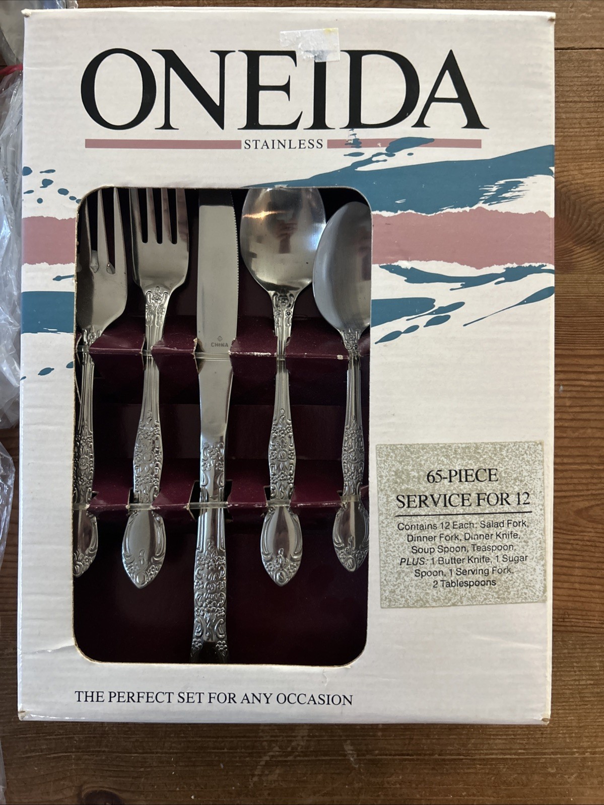 Oneida Carolina 65 Piece Stainless Flatware Set Service for 12 NEW Complete