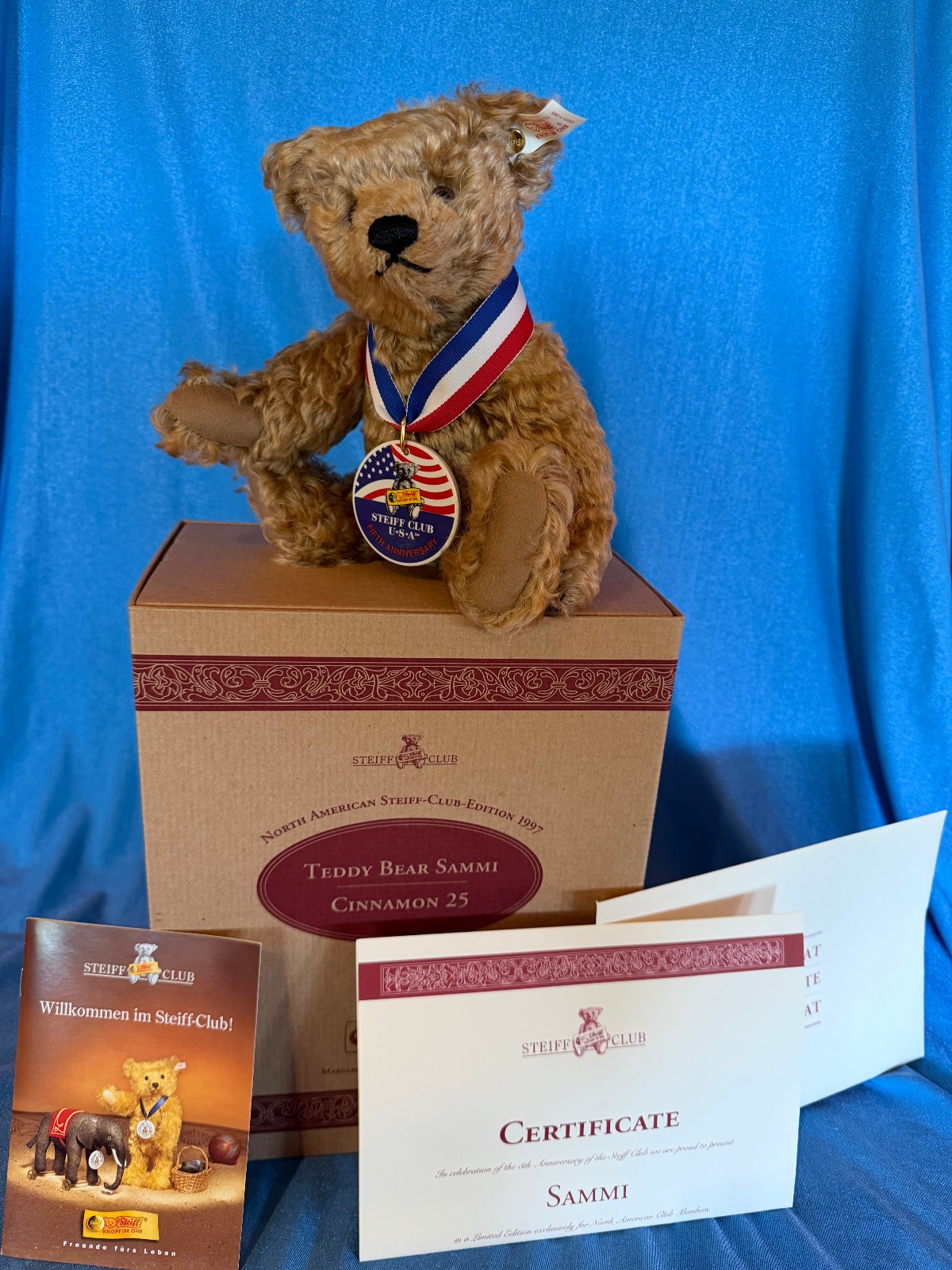 CHARMING Steiff Club 1997 Sammi  Cinnamon Bear