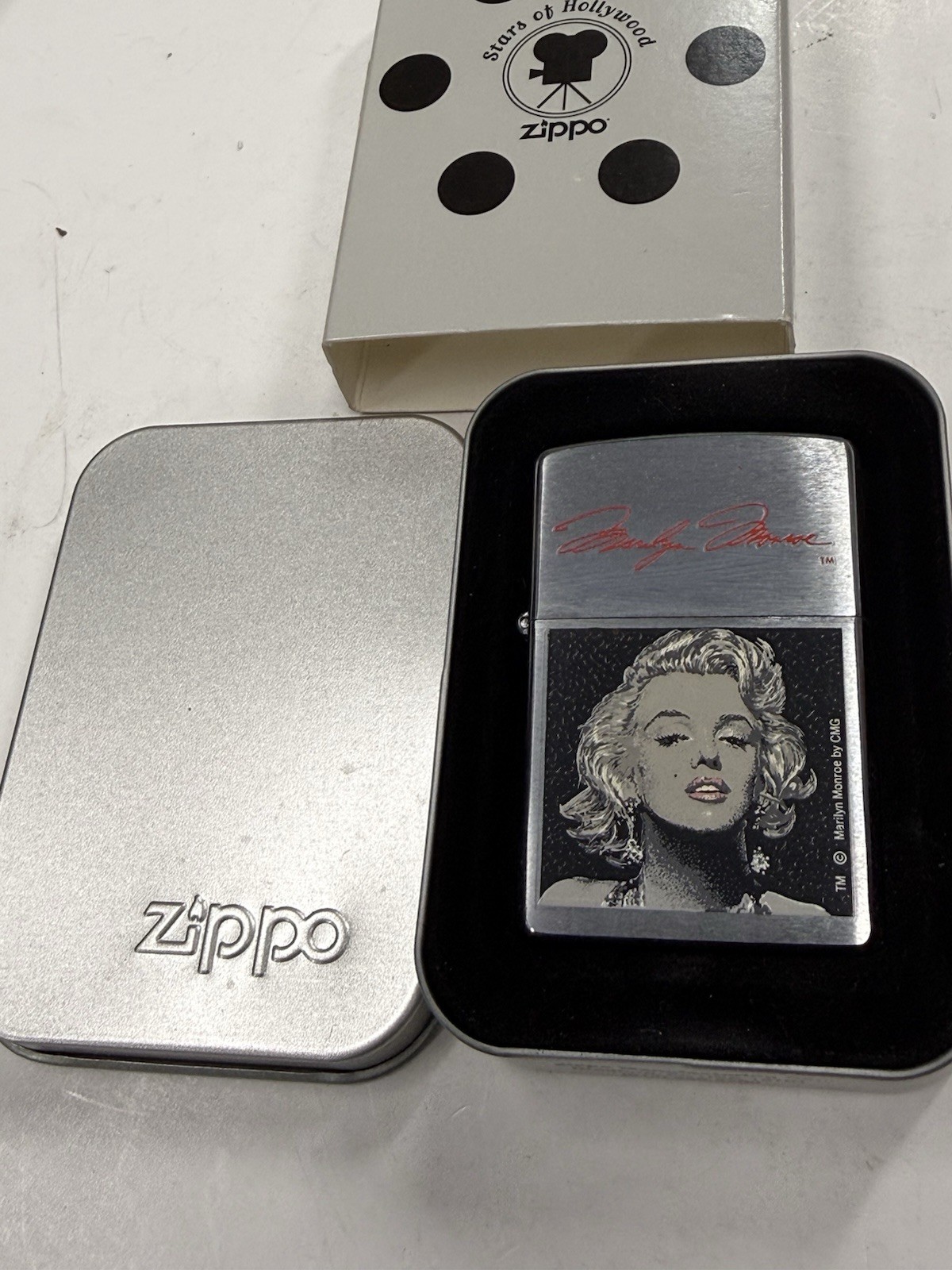 ZIPPO 2002 MARILYN MONROE STARS OF HOLLYWOOD LIGHTER SEALED IN BOX G718 ZIPPO 2002 MARILYN MONROE STARS OF HOLLYWOOD LIGHTER SEALED IN BOX G718