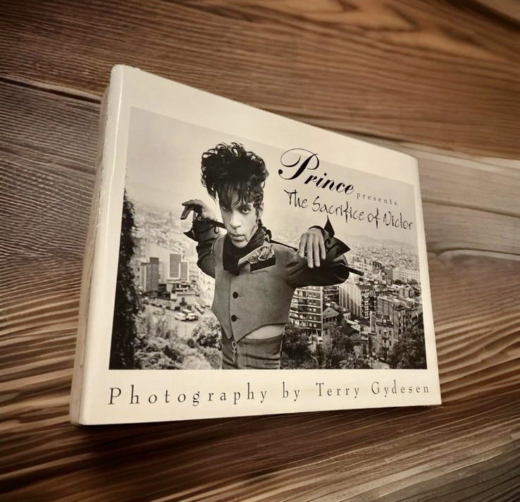 Prince The Sacrifice Of Victor SIGNED By Photographer Of Prince,megarare