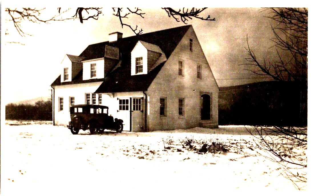 Rppc Cape Cod style home with antique car in driveway postcard a46