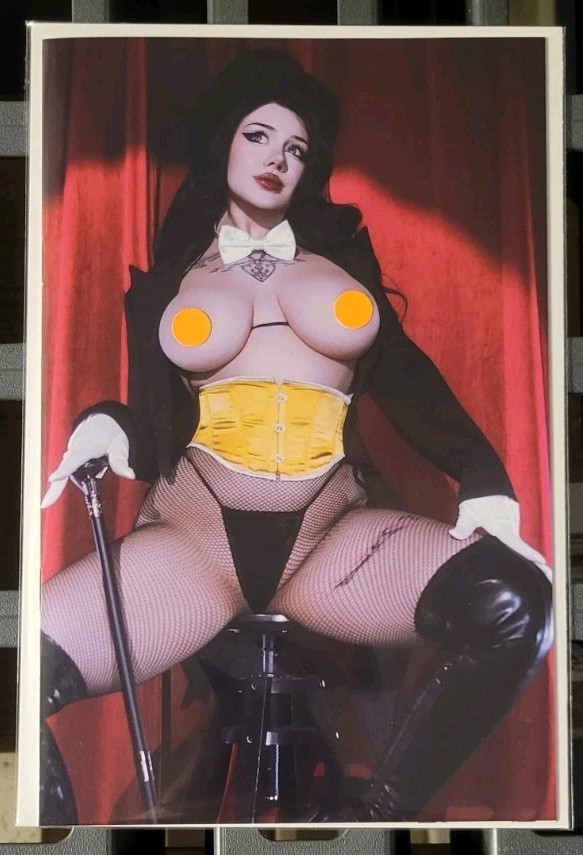Bigg Pigg Origin Story #1 Katsumi Tori Zatanna Cosplay Excl Virgin Cover - NM