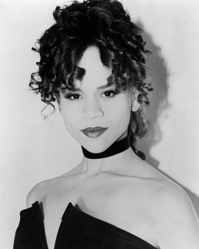 ROSIE PEREZ PRINTS AND POSTERS 100049 ROSIE PEREZ PRINTS AND POSTERS 100049