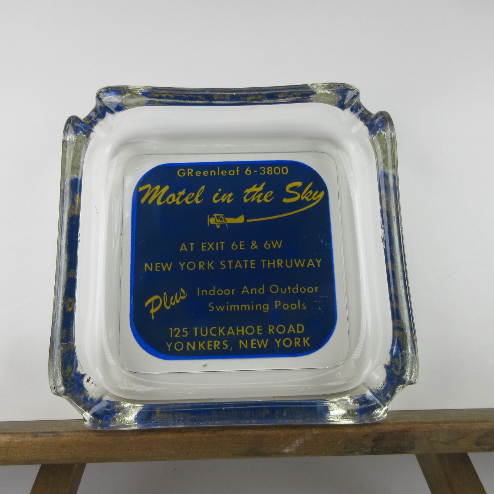 VINTAGE ADVERTISING GLASS ASHTRAY  \