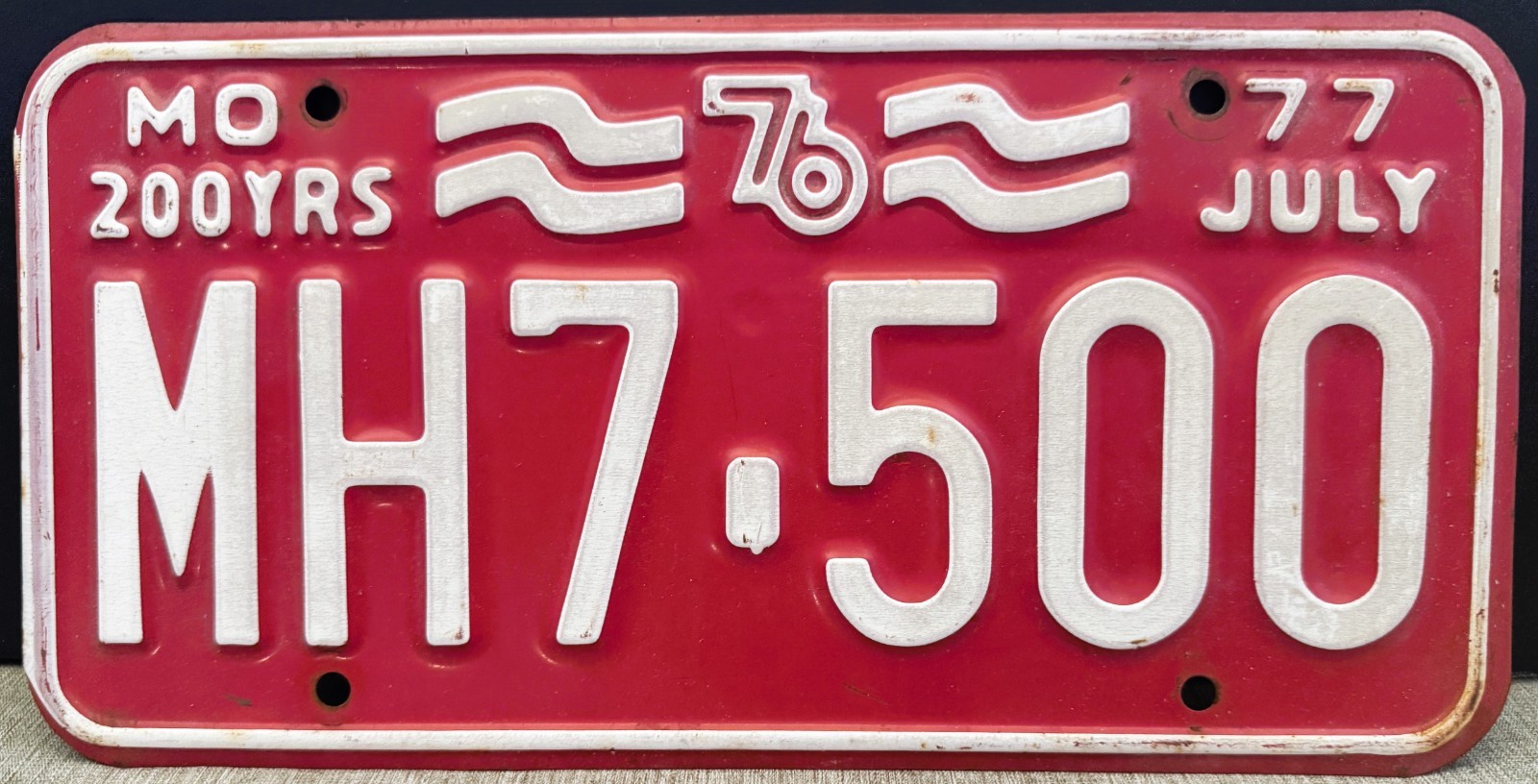 1976 Missouri:  200 Years ~ Bi-Centennial Auto Plate ~ MH7-500:  $ 2.00 SHIPS