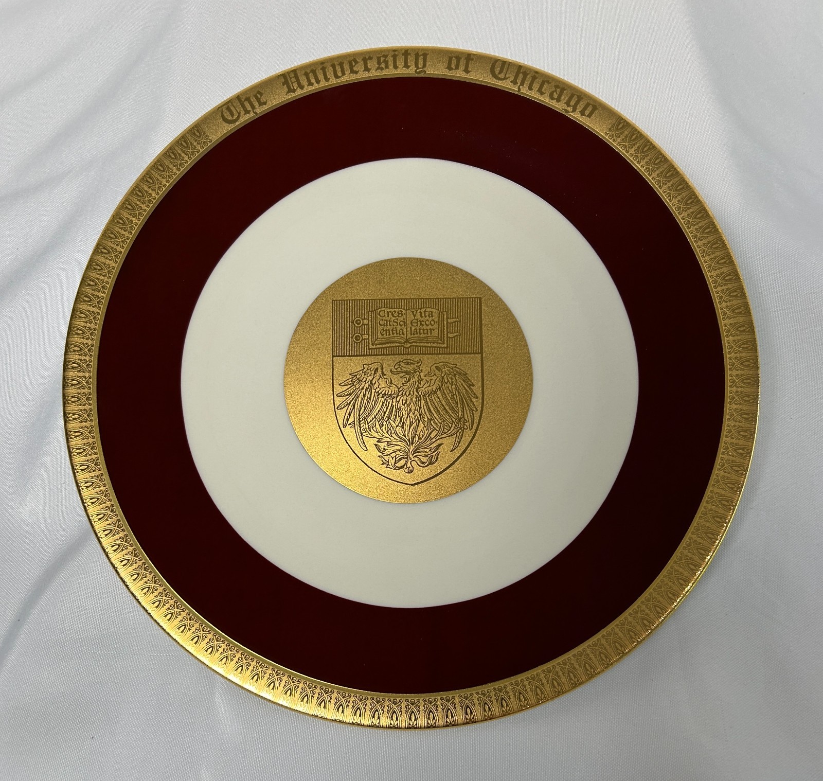 University of Chicago Commemorative Plate 24K Gold Crest & 24K Gold Rim with Box