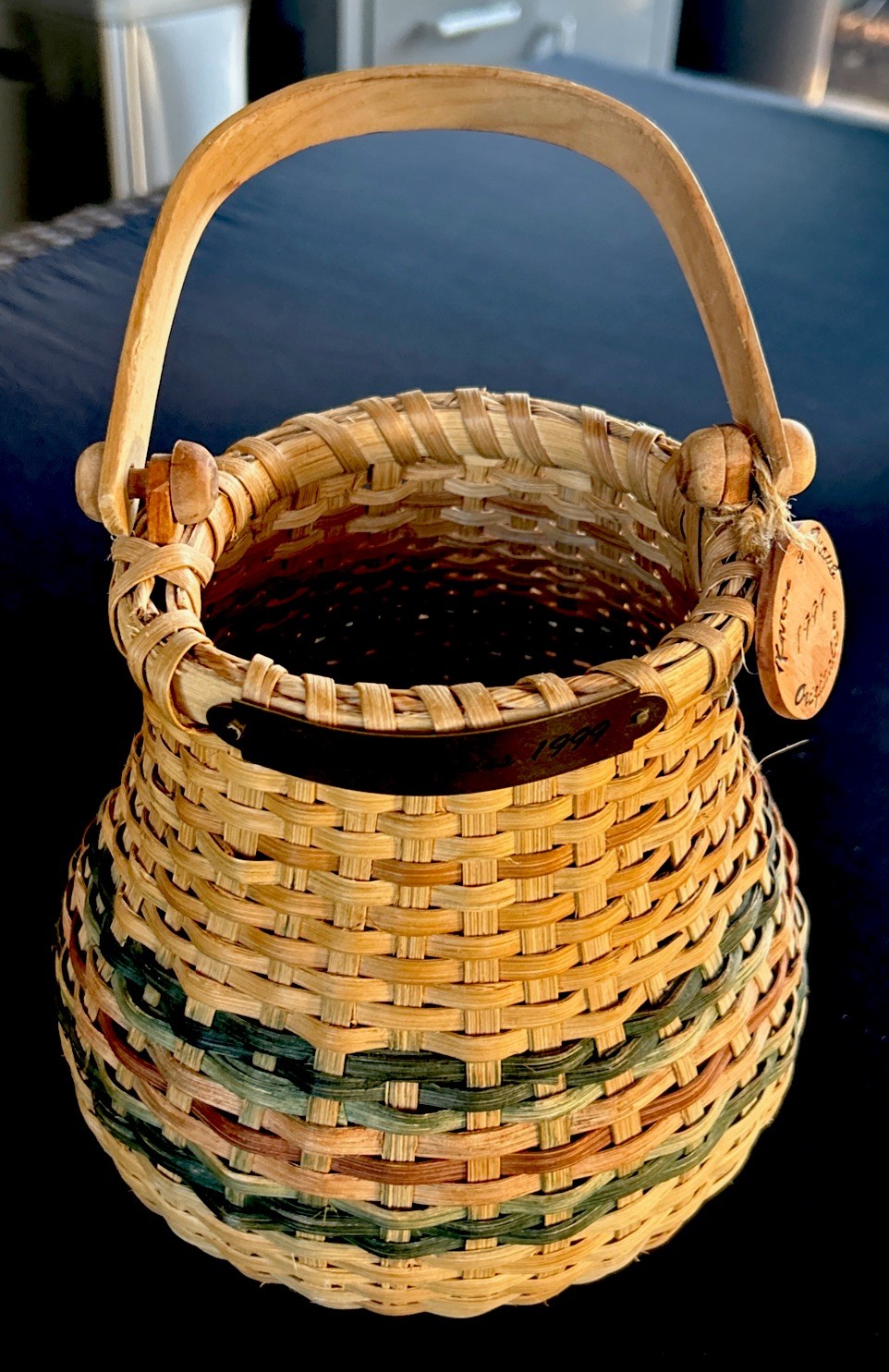 VTG 1999 Pear-Shaped Weaved Handle Hinged Basket-By Karen Traub Originals 11”