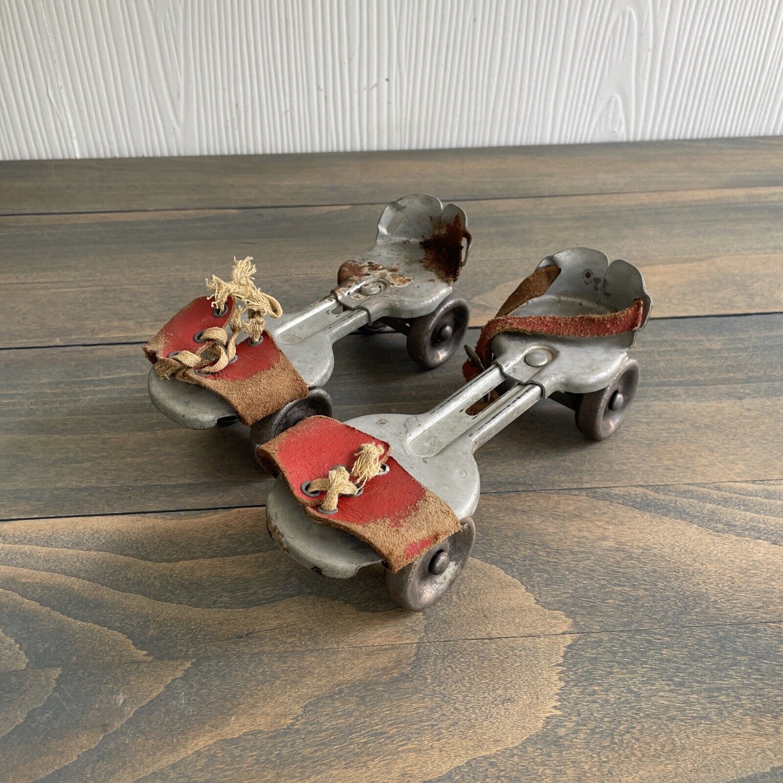 Vintage 50s 60s Clamp On Metal Roller Skates Chicago Youth Straps (M5)