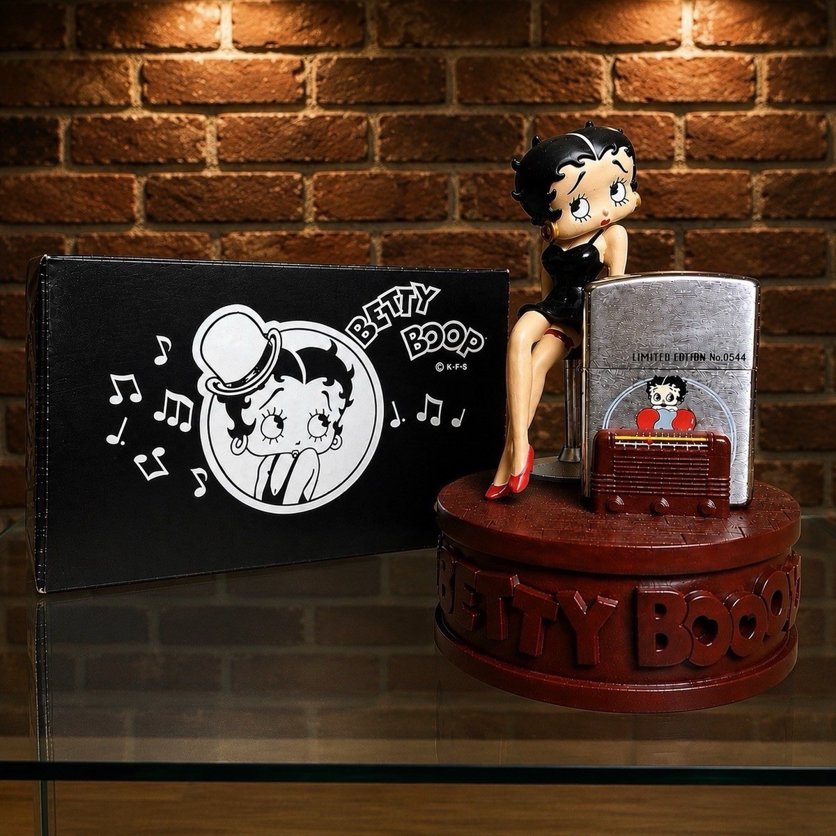 Betty Boop 1997 ZIPPO Lighter Limited Ed. 545/1000 Music Box & Lighter Vintage Betty Boop 1997 ZIPPO Lighter Limited Ed. 545/1000 Music Box & Lighter Vintage