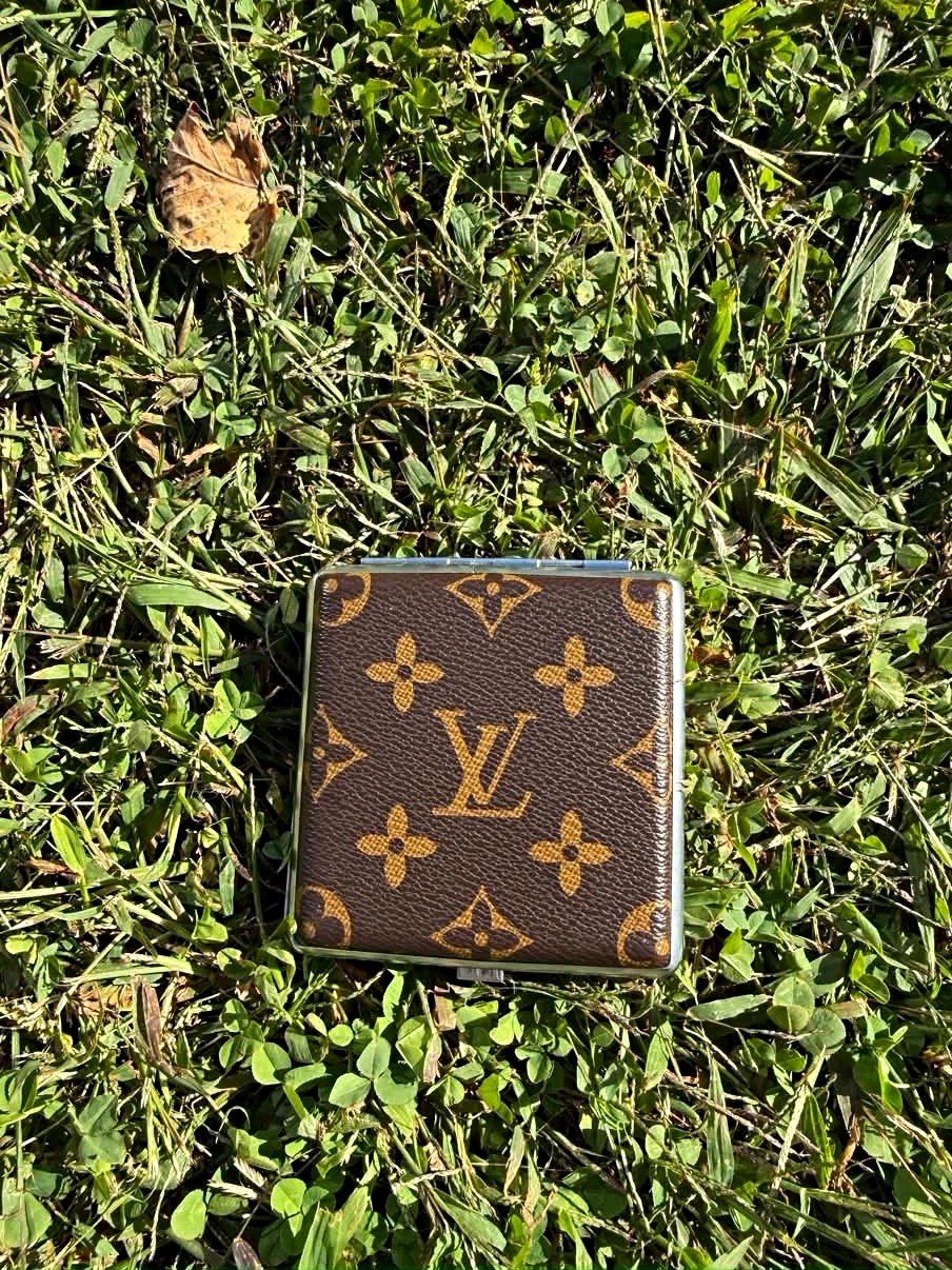 RARE 60s GREAT CONDITION Louis Vuitton Monogram Hard Case Cigarette Metal Tin 