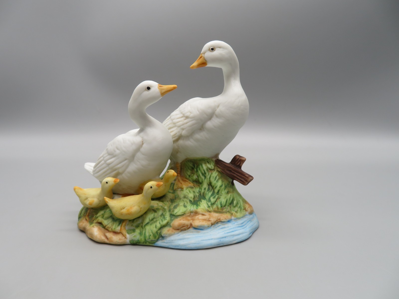 Cute Vintage HOMCO 1459 Duck/Goose Family Porcelain Figurine Sri Lanka