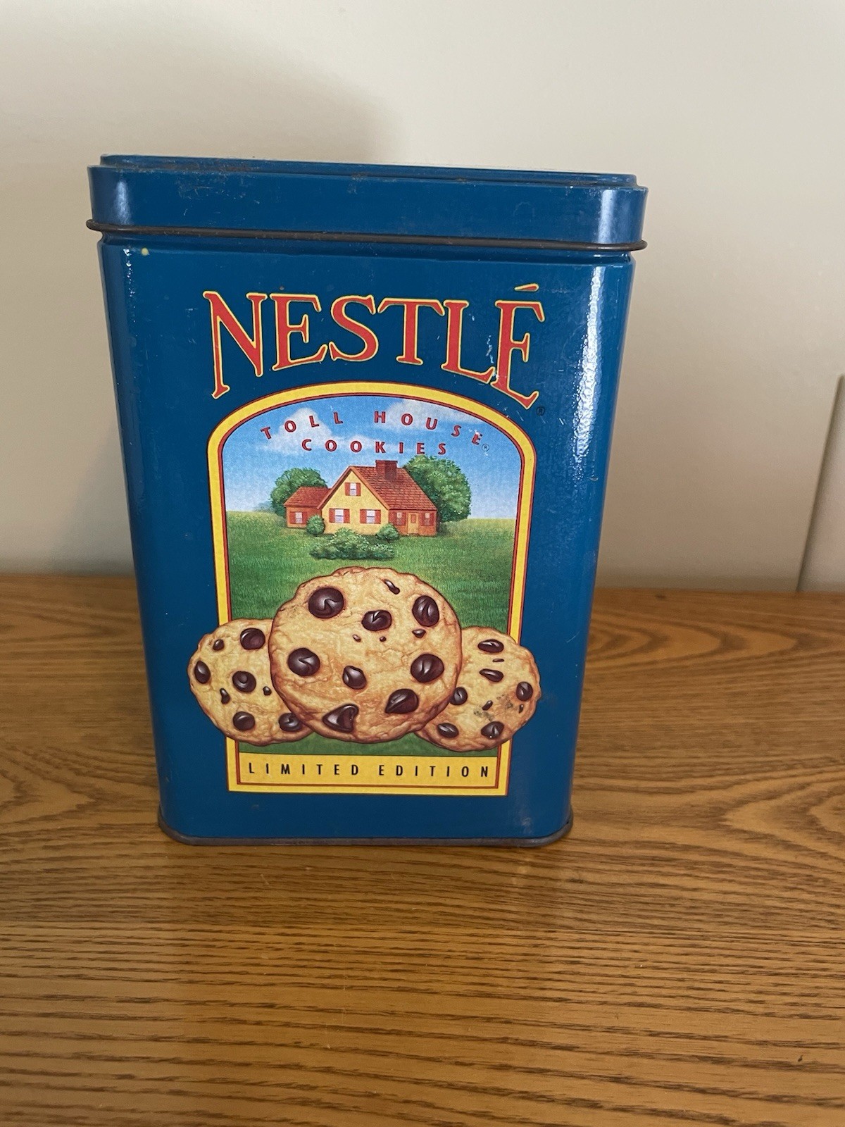 Vintage Nestle Toll House Limited Edition Blue Collector Cookie Tin 