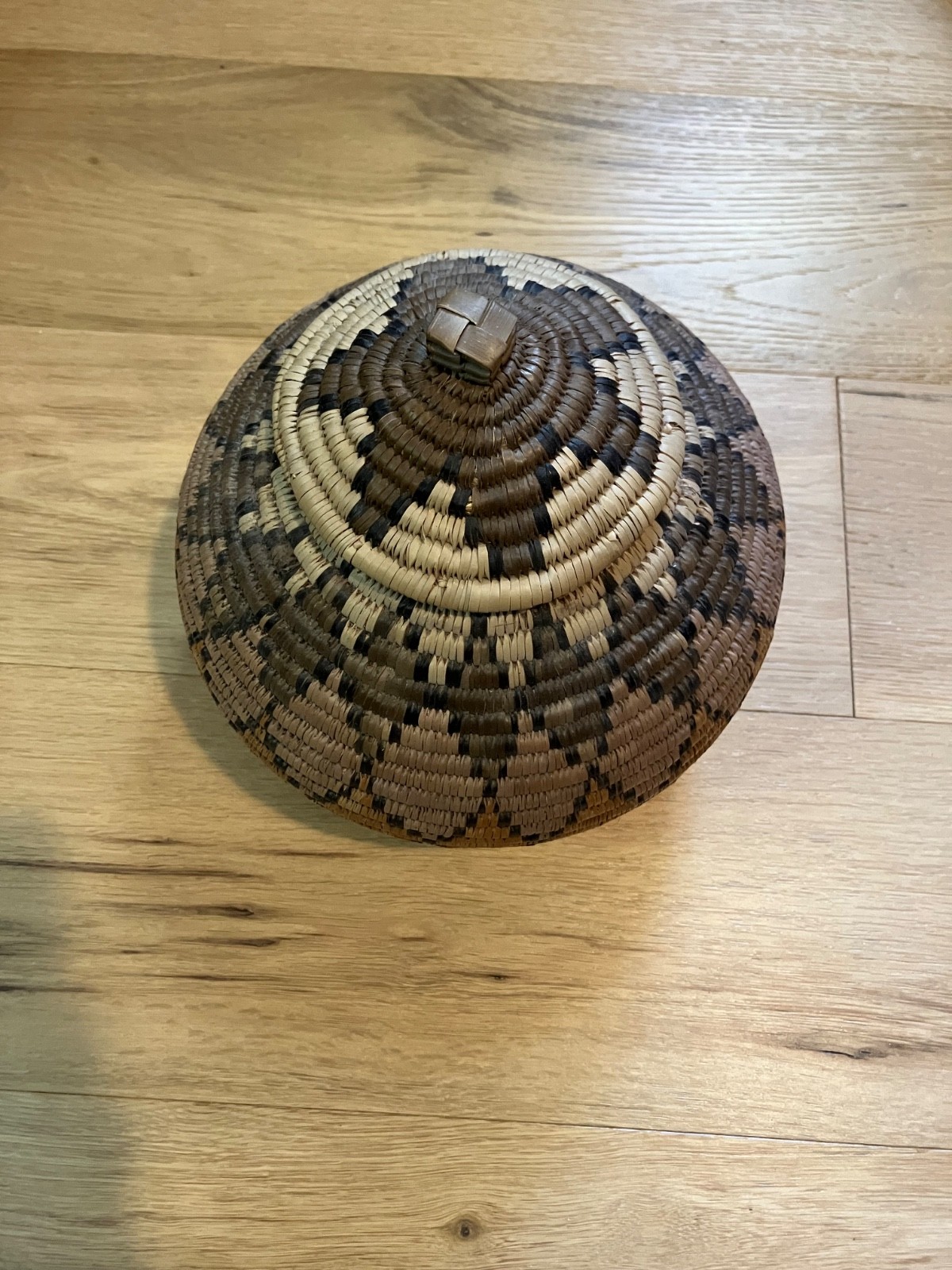Authentic Zulu Ukhamba Woven Basket with Lid - South Africa Boho Decor 8.5\ Authentic Zulu Ukhamba Woven Basket with Lid - South Africa Boho Decor 8.5\