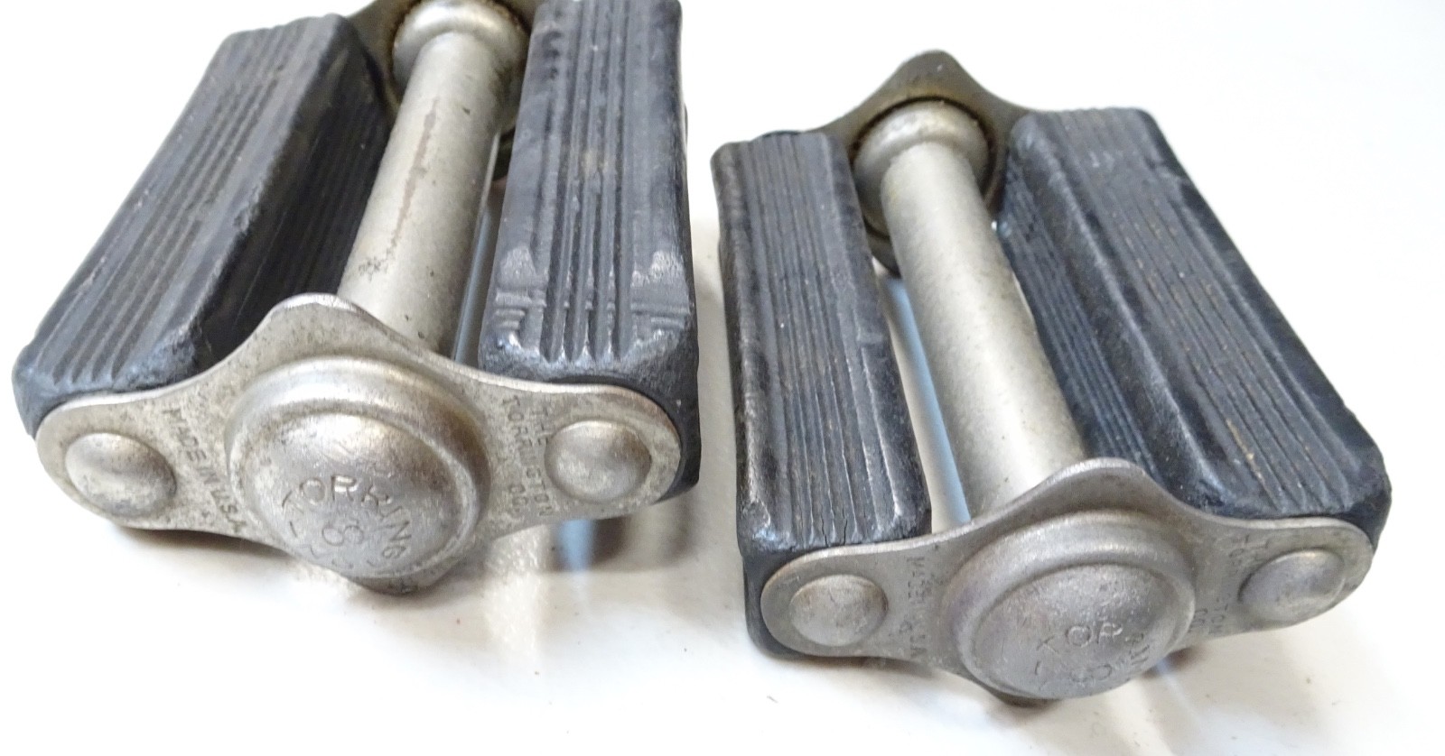 VINTAGE PREWAR TORRINGTON 8 MEN\'S BLOCK PEDALS VINTAGE PREWAR TORRINGTON 8 MEN\'S BLOCK PEDALS