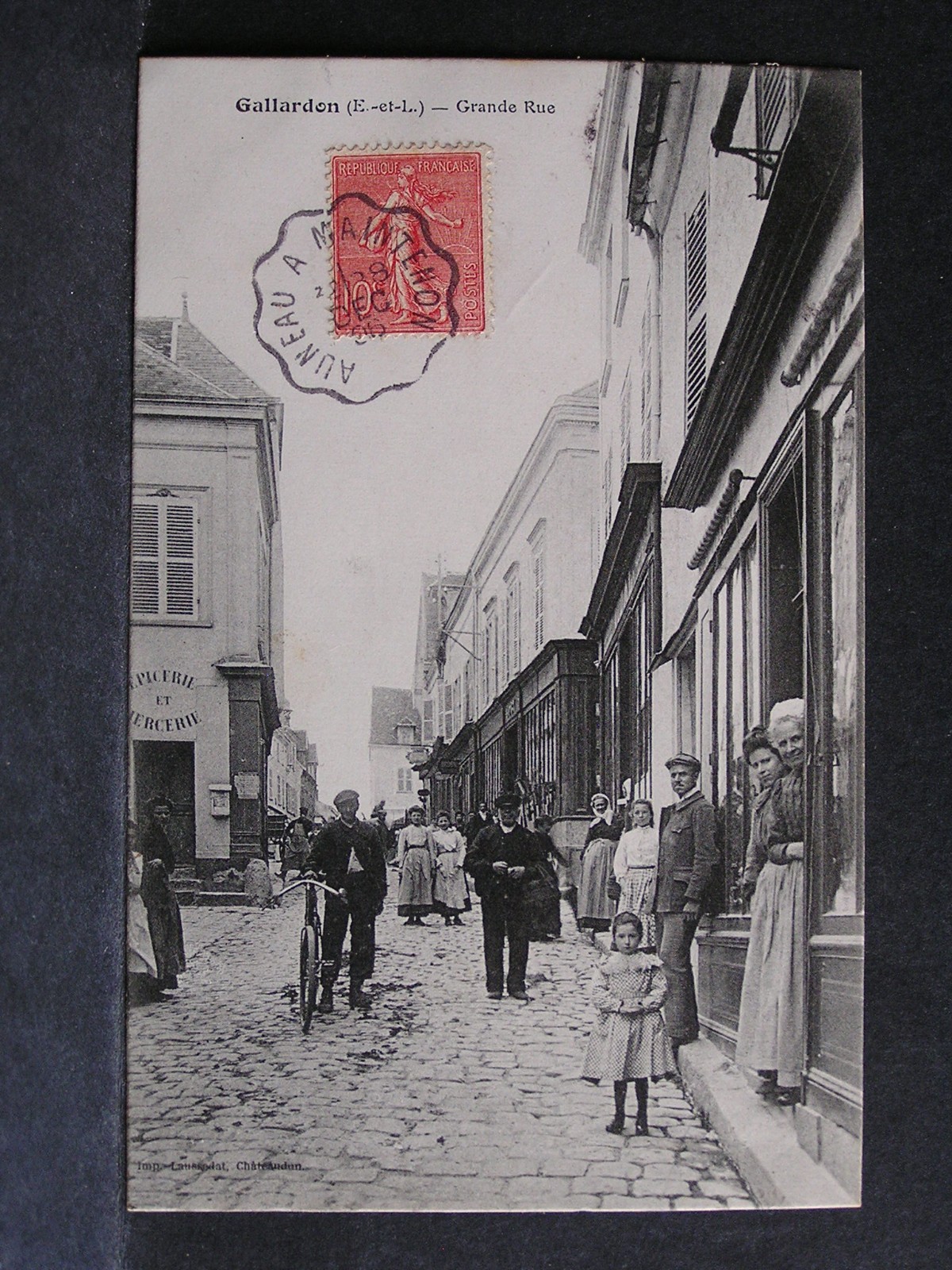 Old postcard - 28 - Gallardon, Grande Rue, very lively...