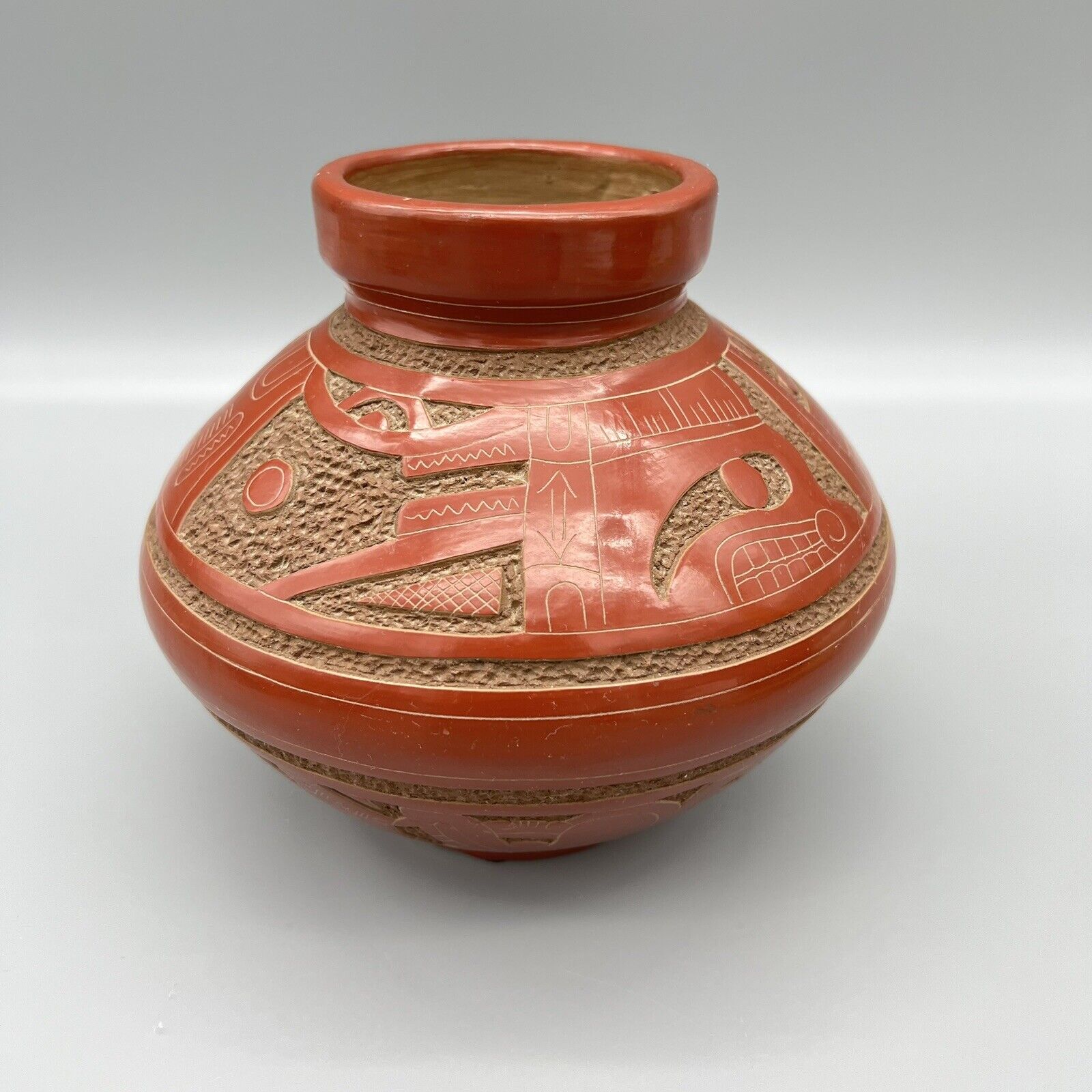 Nicaraguan Pottery Juan Paulino Martinez Handcrafted Artisan Pot Vase Carved EUC