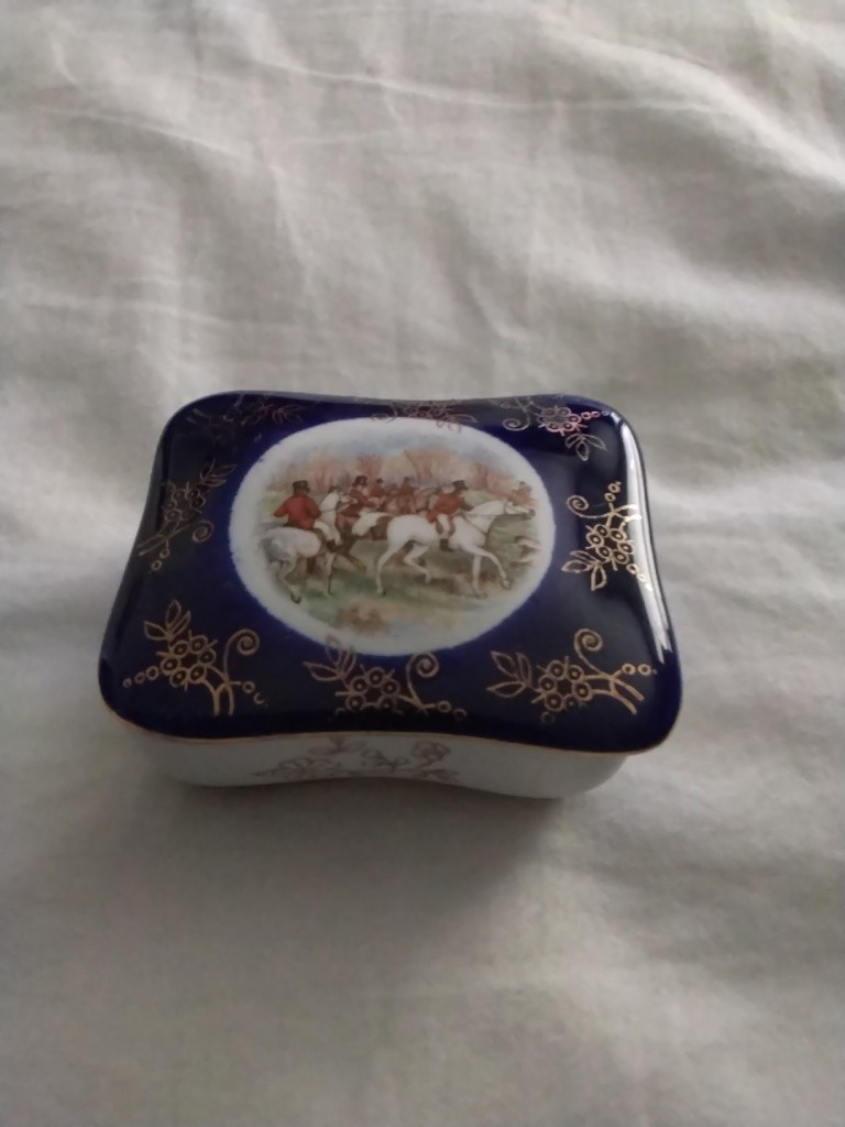 Ka Ker Artis Tinker Box English Fox Hunting Antique 1970\'s Vintage Collectible