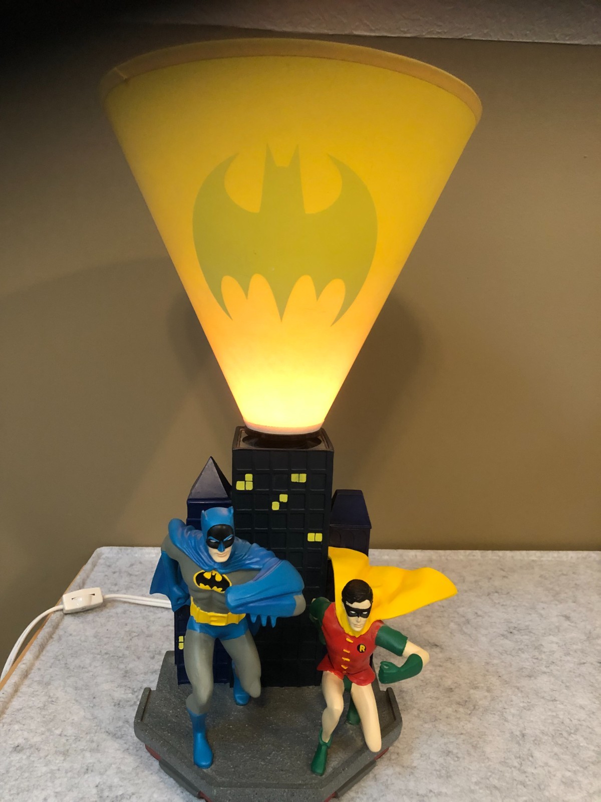 Vtg.  1999 Batman & Robin 16\
