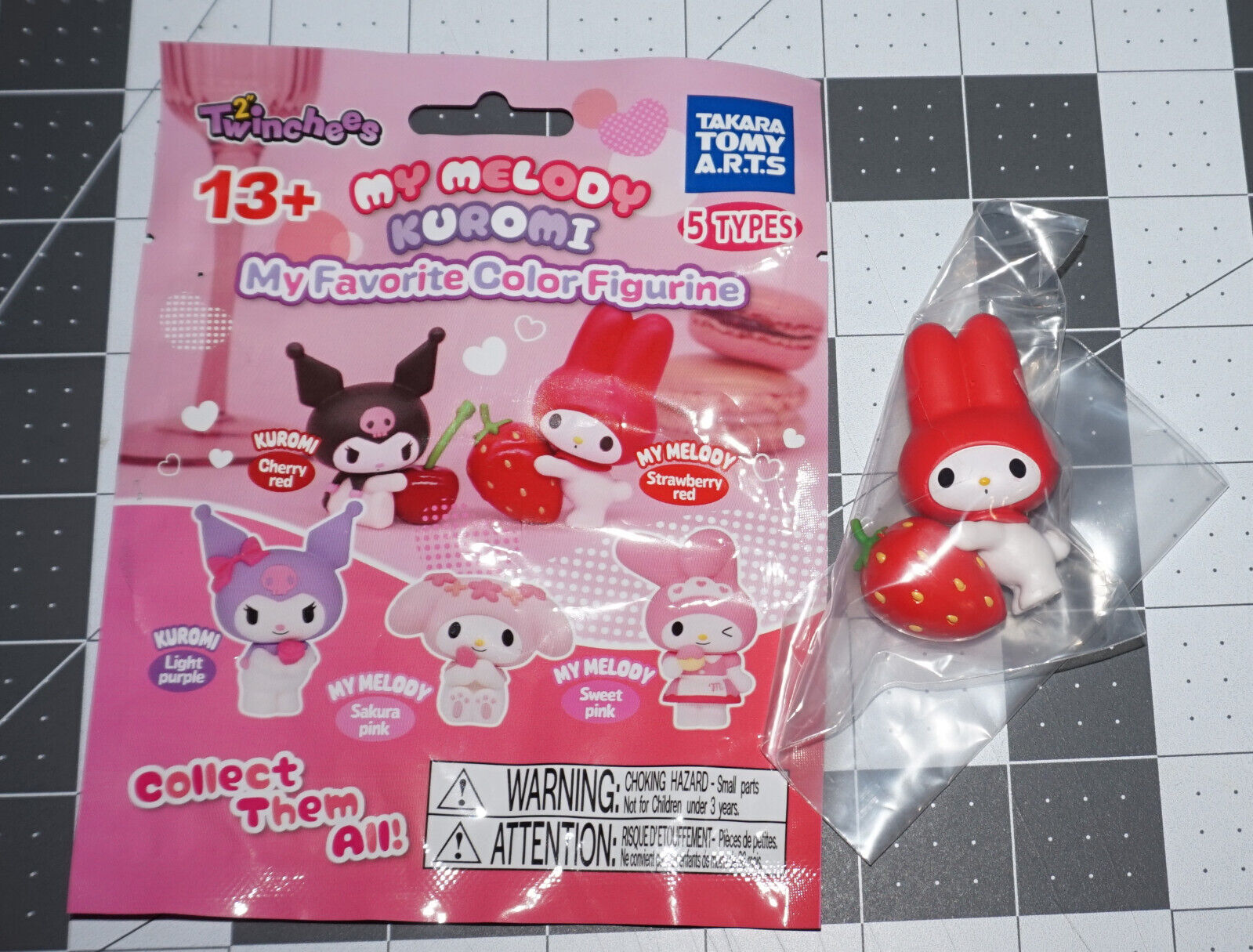 My Melody Kuromi, My Favorite Color Figurine (My Melody Strawberry Red)
