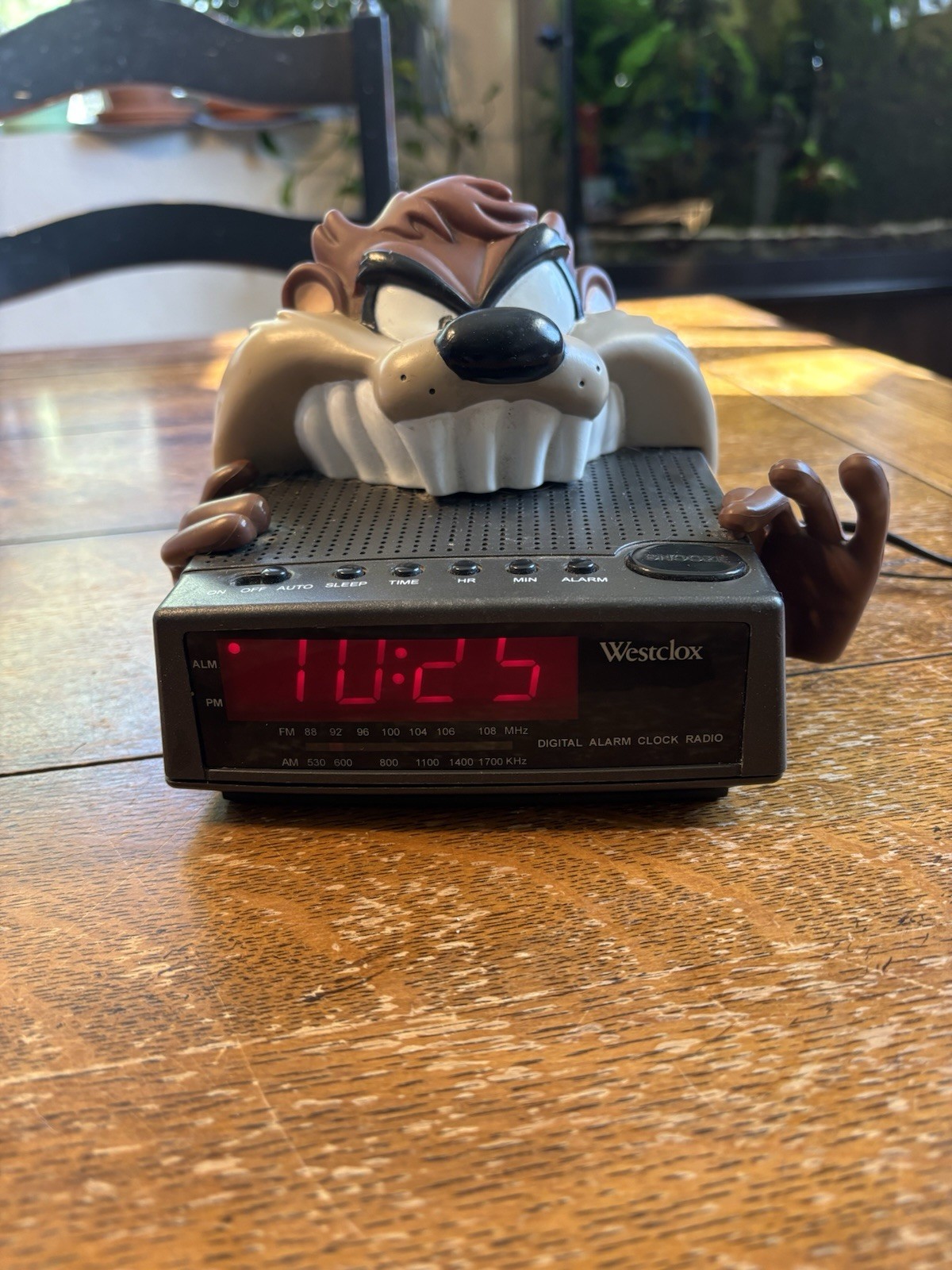 1997 Westclox Tasmanian Devil Alarm Clock Taz Radio Looney Tunes Tested Works