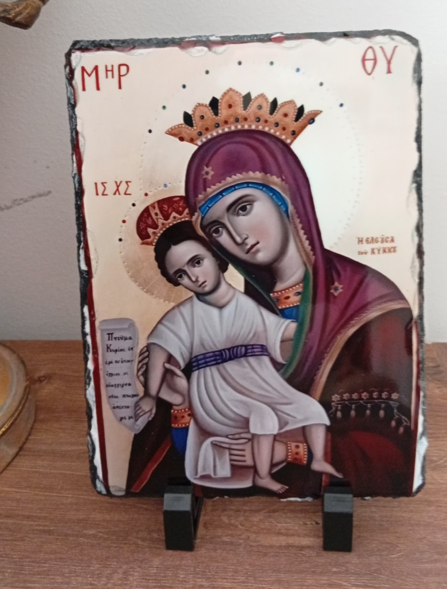 Exact reproduction of Virgin Mary s icons on the rock Exact reproduction of Virgin Mary s icons on the rock