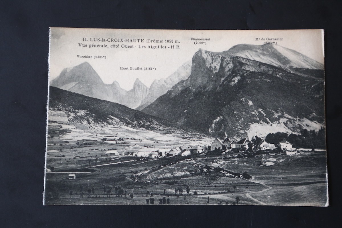 Old postcard Lus la Croix Haute: general view west side Les Aiguilles