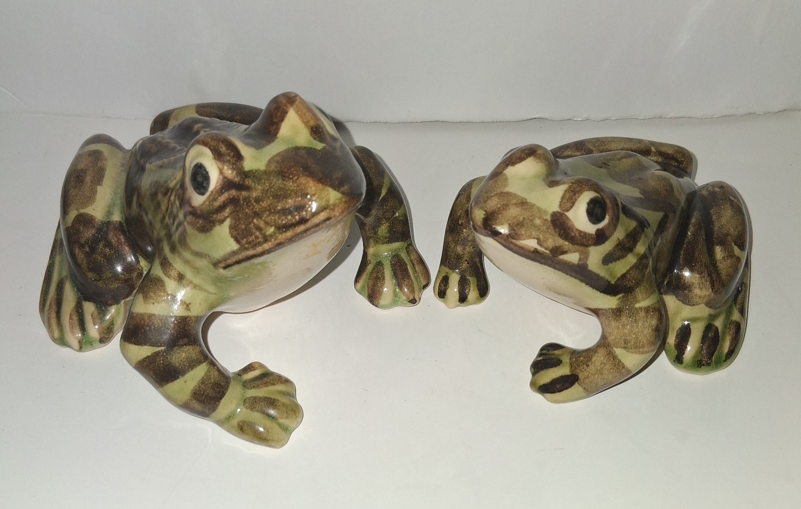 2 McCoy Brush Pottery Ceramic Frogs 🐸 Green Brown 1930s Figurines Closed Mouth 