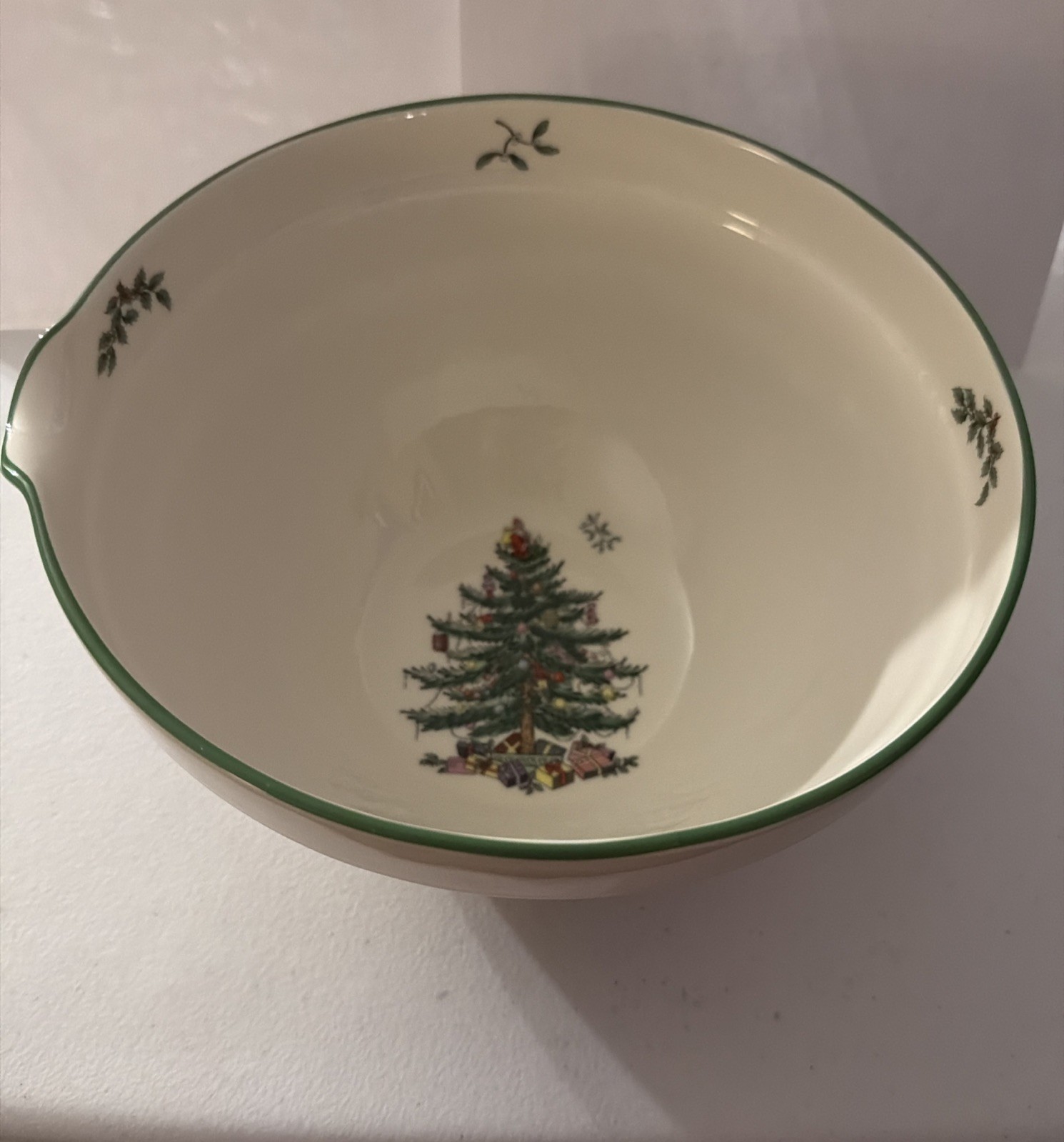 SPODE Holiday Christmas Tree Batter Mixing Bowl  With Spout 8.5 Inches