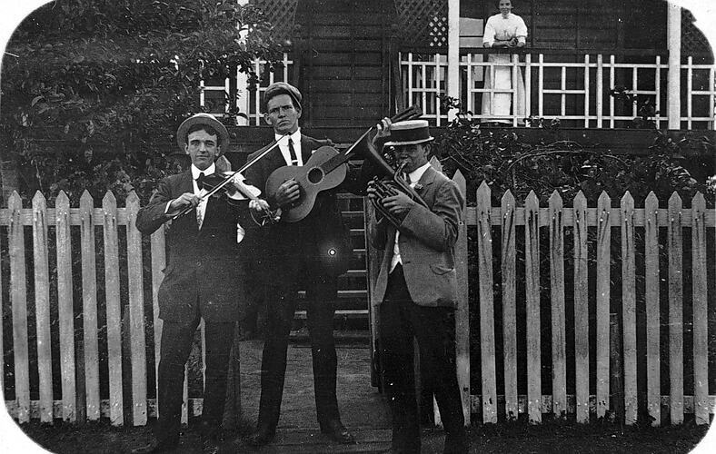 Men with musical instruments Brisbane Queensland 1916 OLD PHOTO