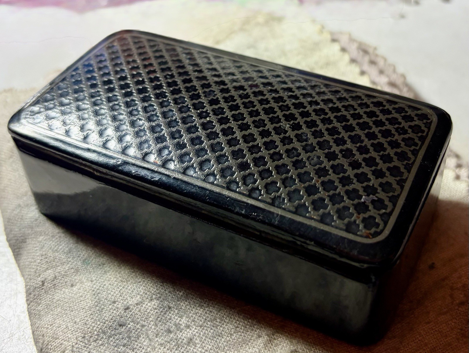 Antique 1800s Paper Mâché w/ Silver Gilt Design Black Lacquer Snuff Box ~ READ