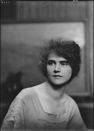 Photo:Smalbach,Beth,Miss,portrait photographs,women,Arnold Genthe,1916 Photo:Smalbach,Beth,Miss,portrait photographs,women,Arnold Genthe,1916