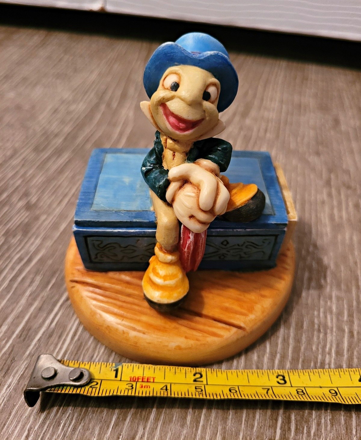 Harmony Kingdom Disney Jiminy Cricket “Pinocchio's Conscience” Figurine 3 Harmony Kingdom Disney Jiminy Cricket “Pinocchio's Conscience” Figurine 3