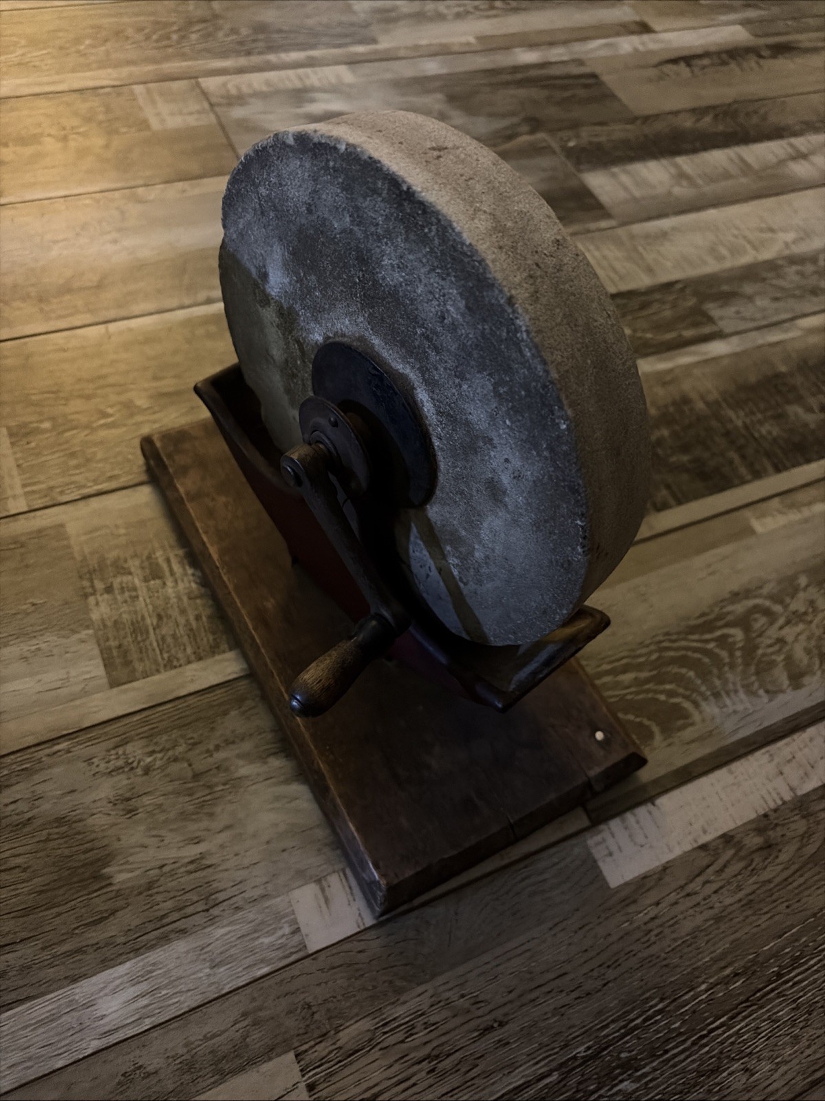 antique hand-crank sandstone wet-grinding wheel