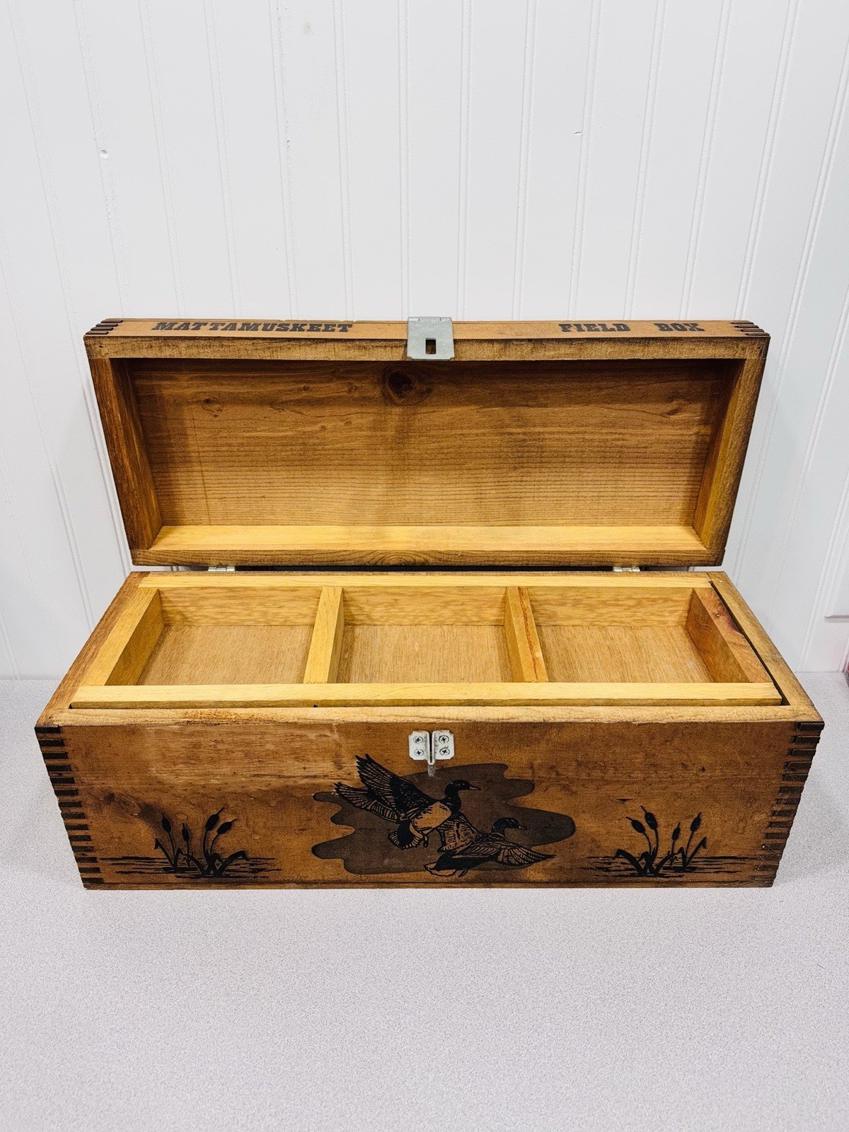 VTG Mattamuskeet Wooden Field Box Crate Sportsman Box w/ Tray 23\