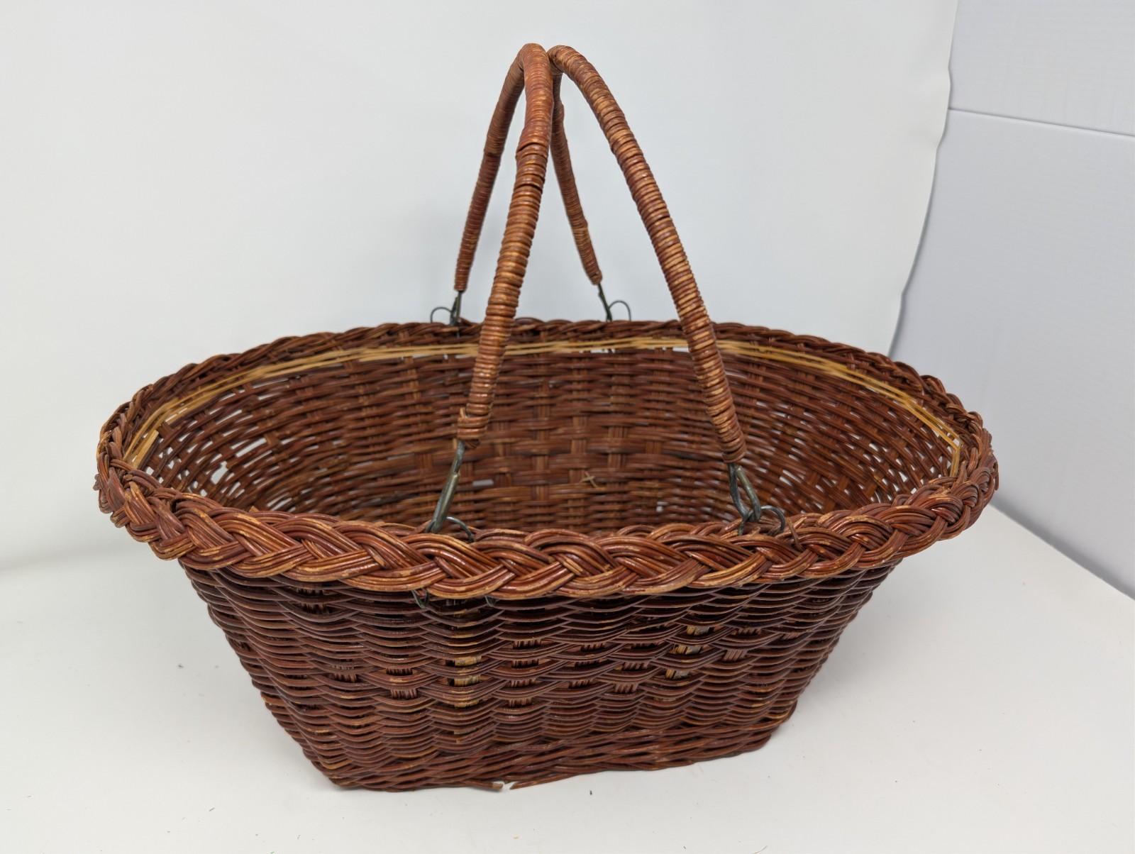 Vintage Oval Wicker Market Basket – Dual Folding Handles 14\ Vintage Oval Wicker Market Basket – Dual Folding Handles 14\
