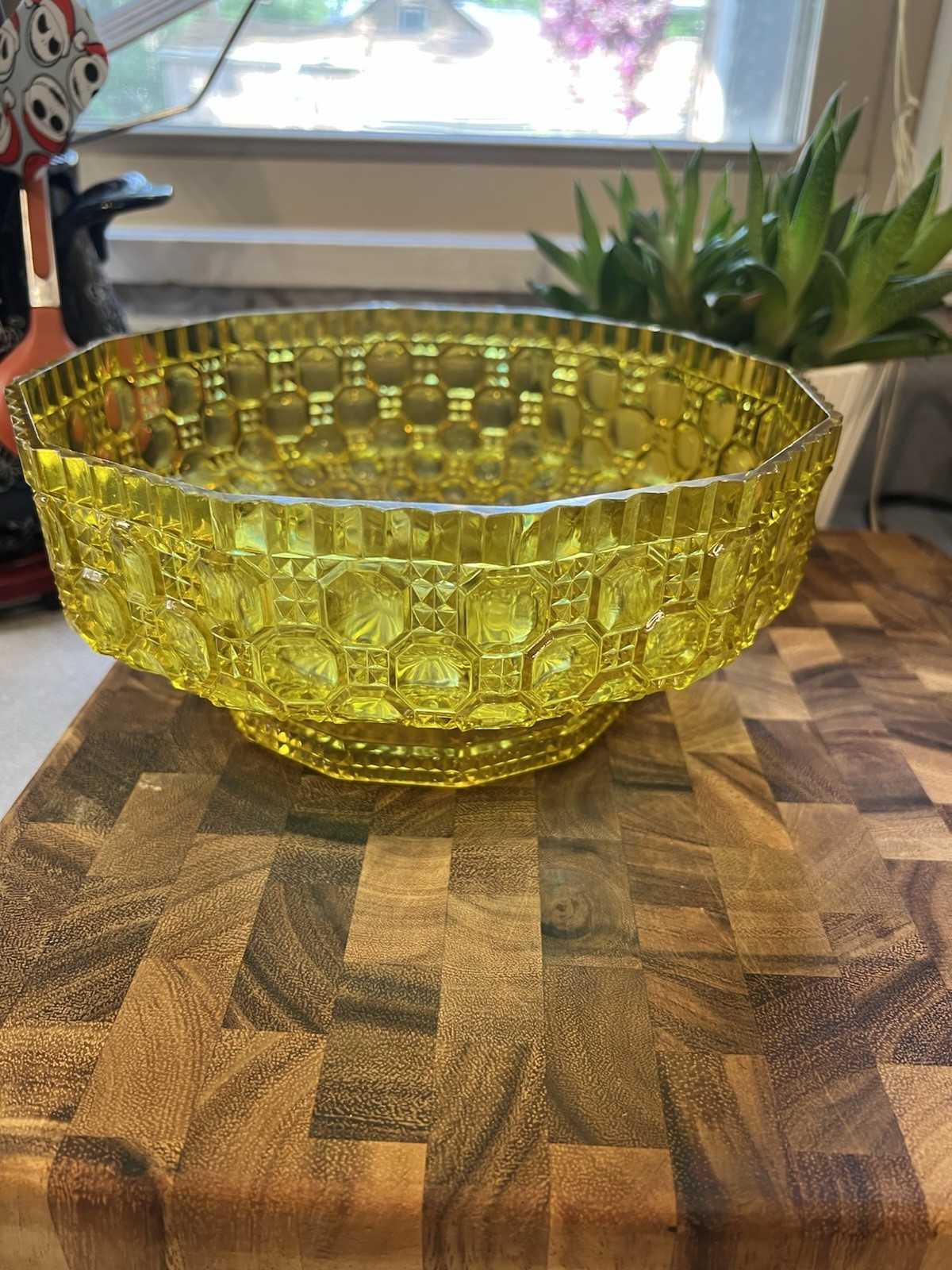 Vintage Regaline Made In The USA Pedestal BOWL/1960’S Honeycomb/Yellow