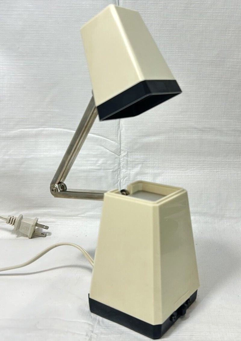 VTG Windsor Folding Pyramid Desk Lamp High Low Intensity Adjustable Works MCM