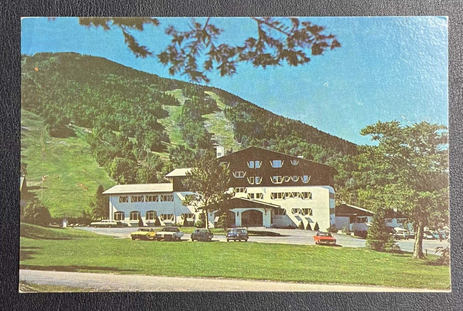 Mittersill Alpine Inn 1974 Classic Cars Cannon Mountain Franconia NH Postcard