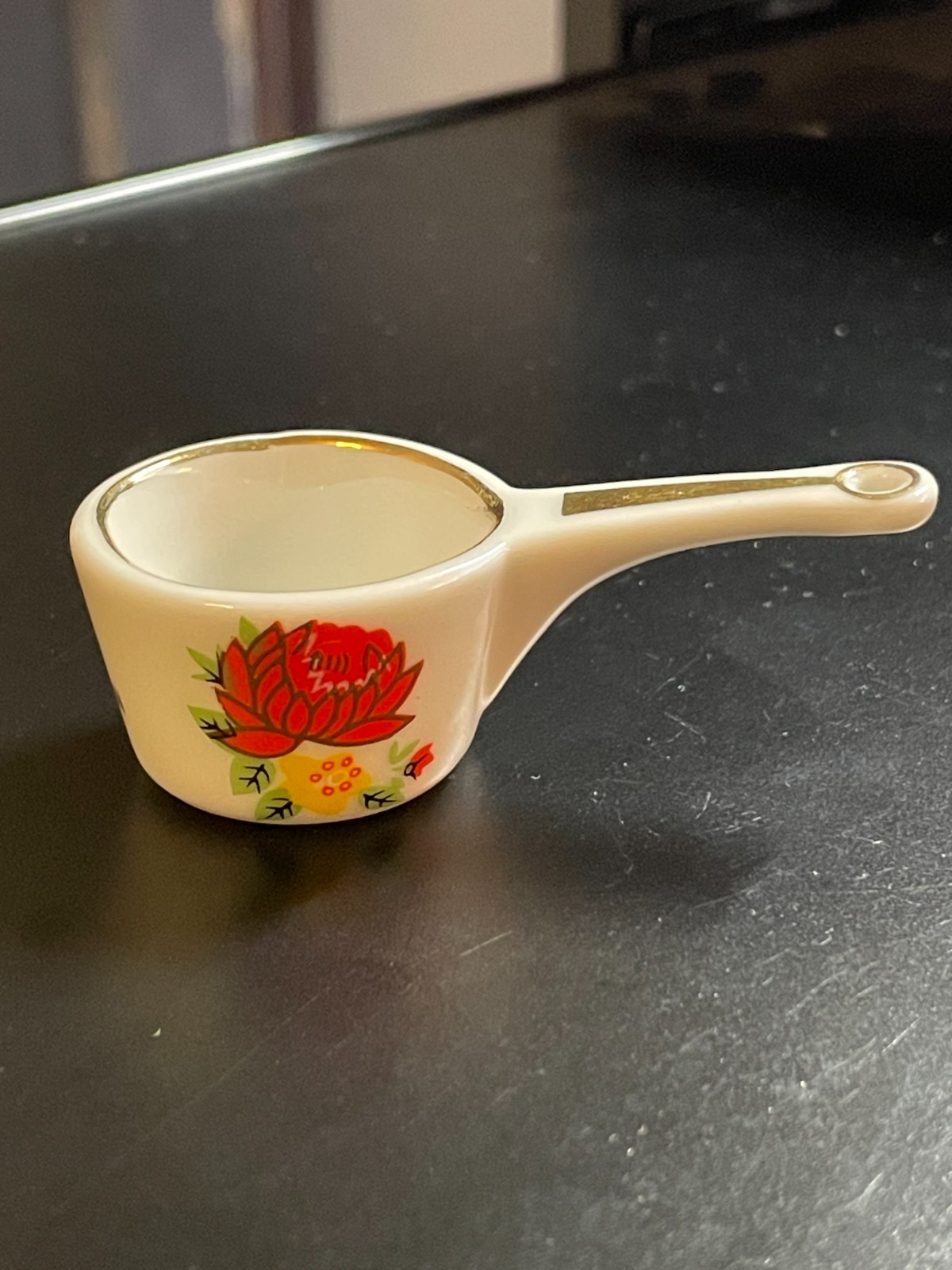 Vintage Souvenir Porcelain Mini-Dipper Maile Restaurant Kahala Hilton Hawaii