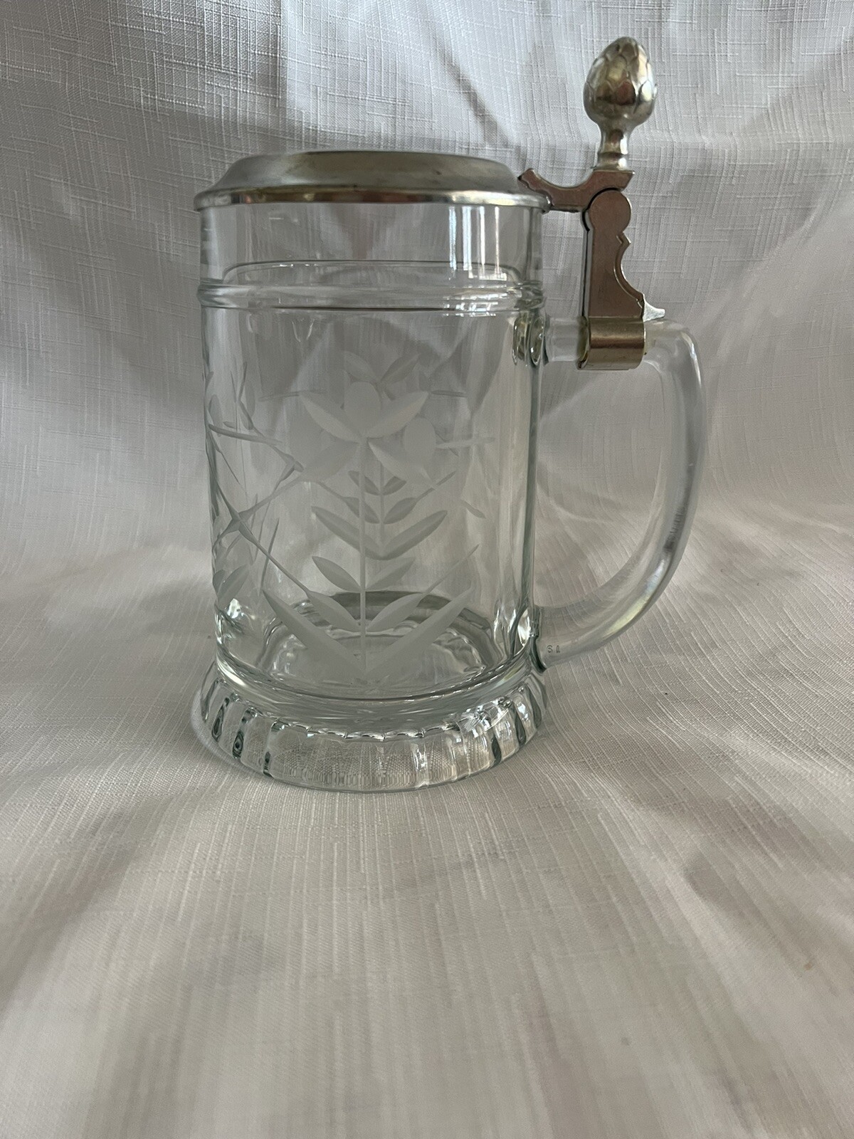 VTG Stein With Floral/Leaf Pattern And Clear Glass Body With Pewter Lid 6 In