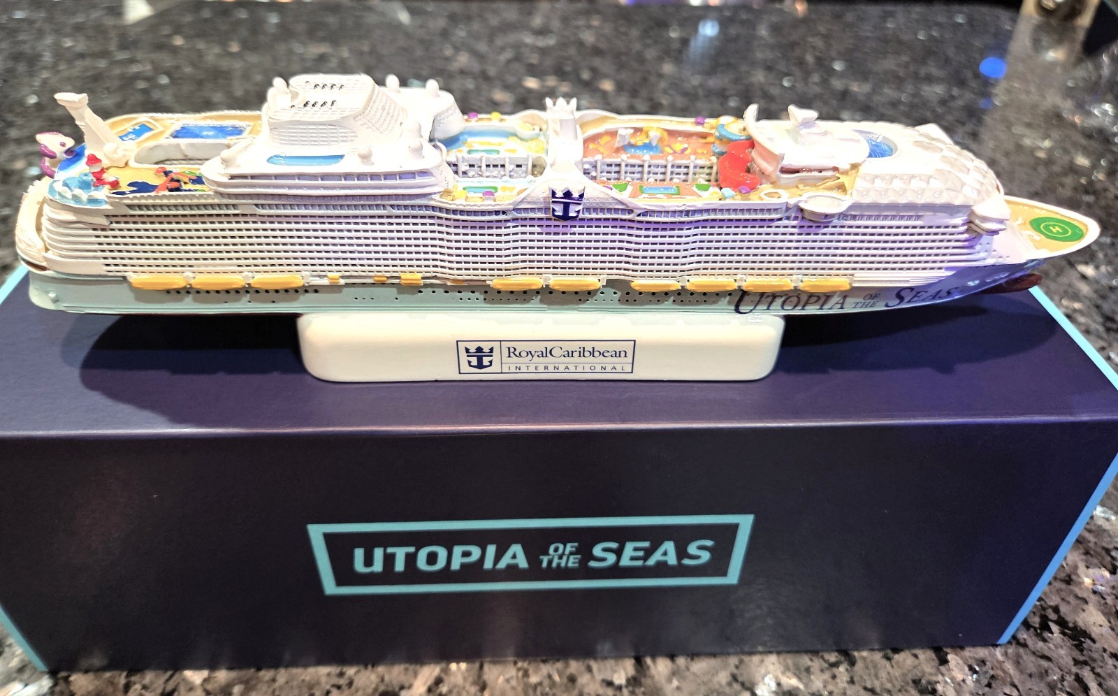 RCL Royal Caribbean Cruise Line UTOPIA OF THE SEAS Cruise Ship Model NEW IN BOX