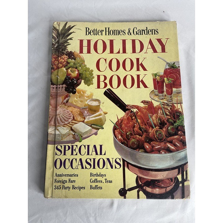 Better Homes and Gardens 1959 Holiday Cookbook 7th Edition 1968
